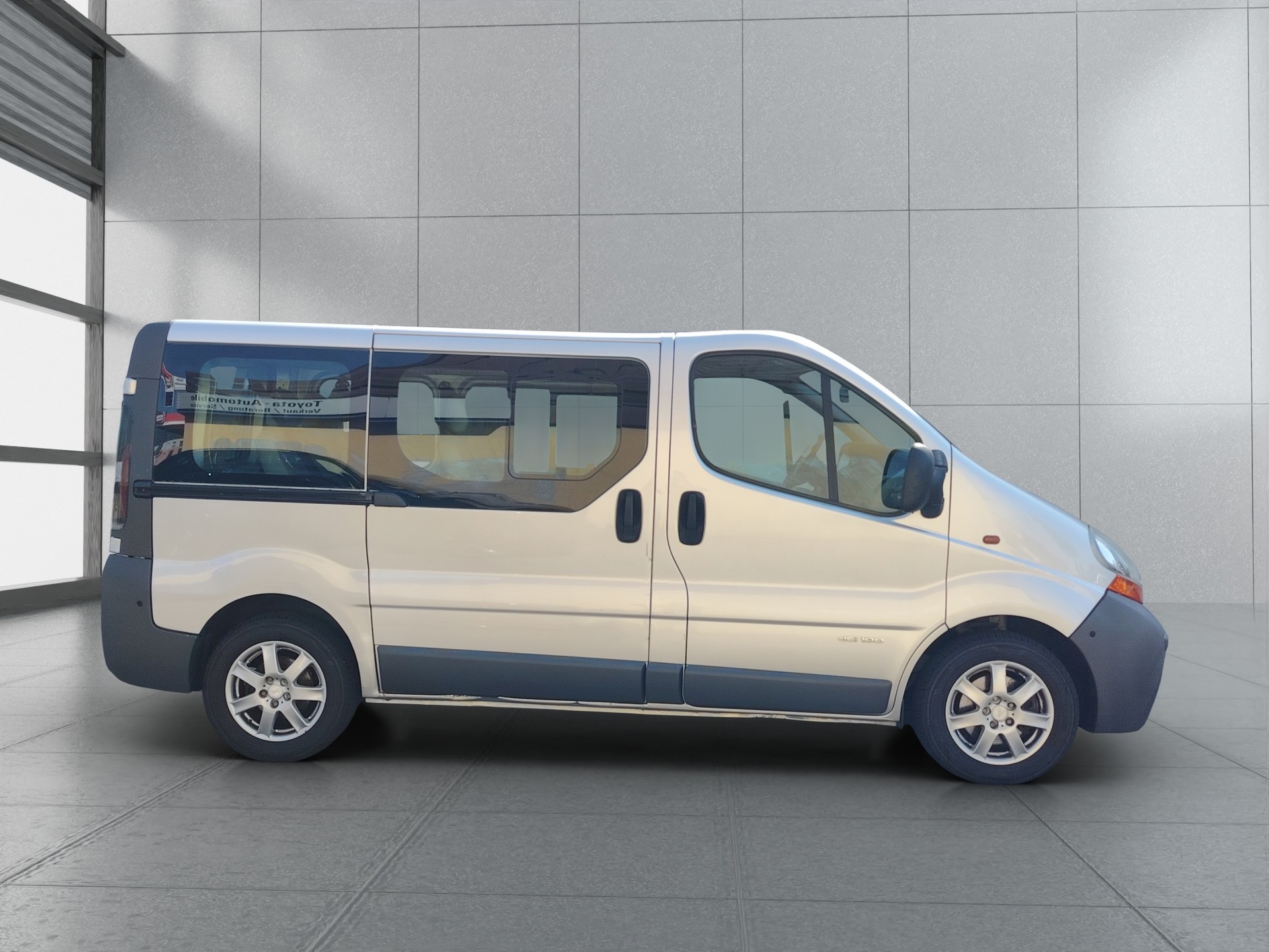 RENAULT Trafic 1.9 dCi 100 2.9t-image-6