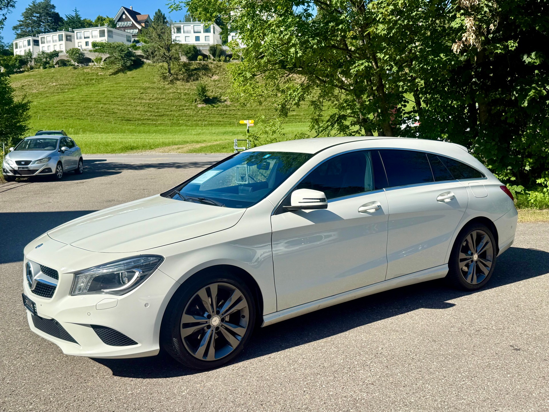 MERCEDES-BENZ CLA 180-image-4