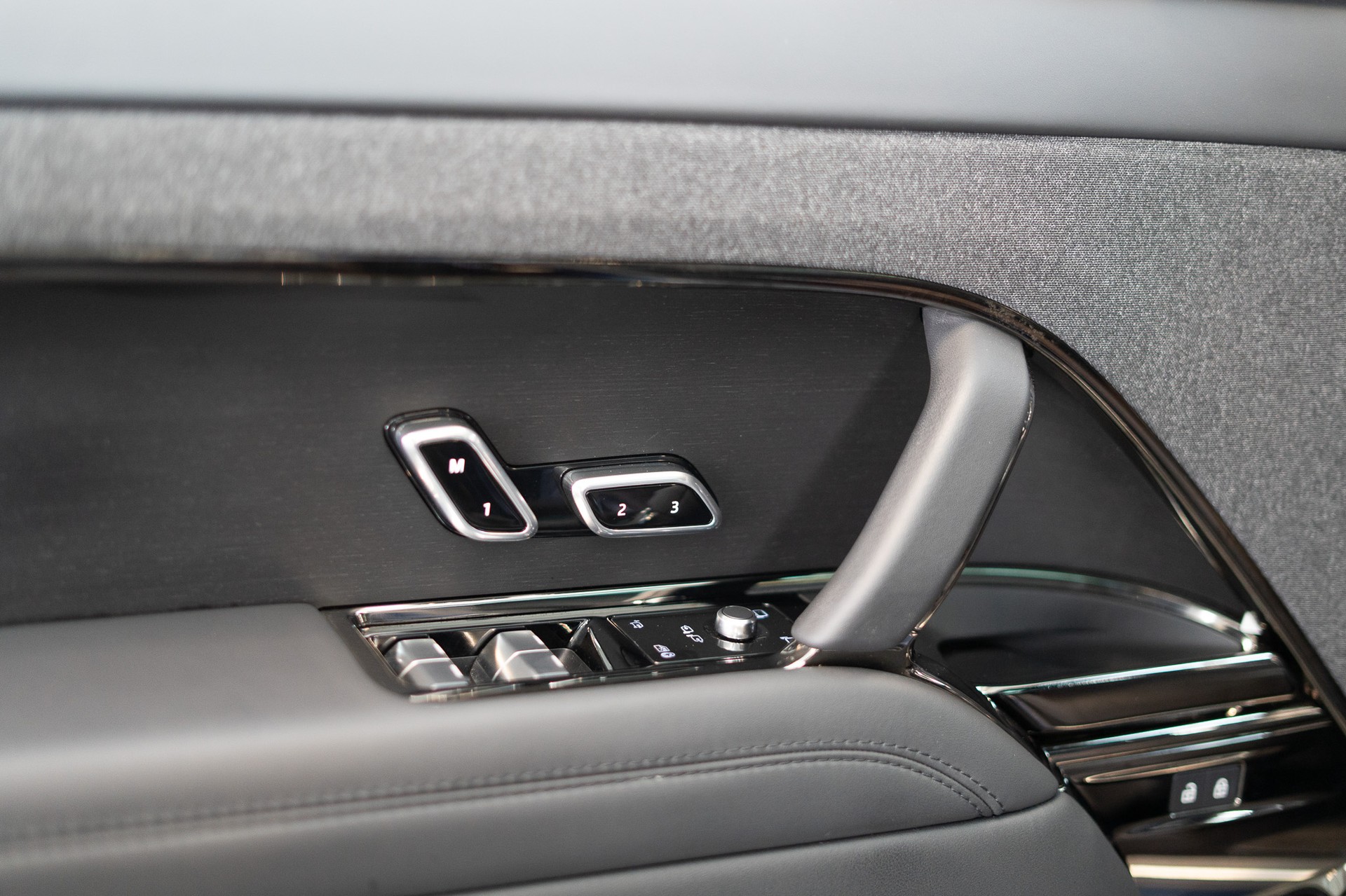 LAND ROVER Range Rover Sport 3.0 I6 300 HSE Dynamic-image-12