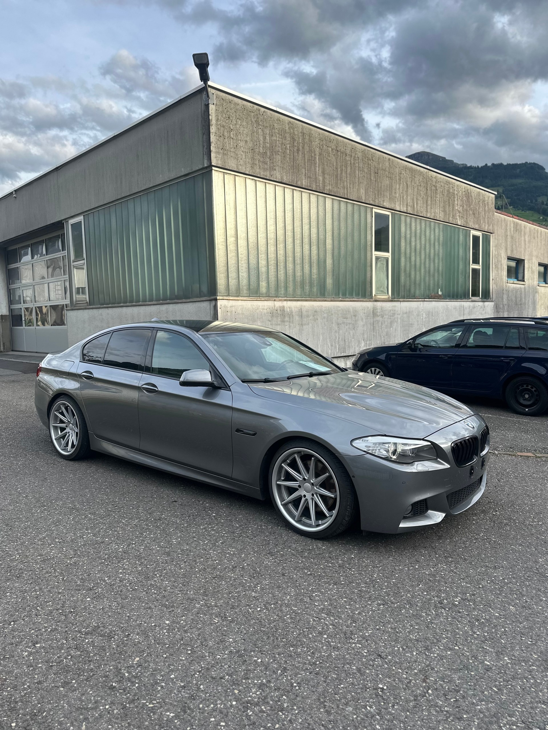 BMW 535d xDrive Steptronic-showroom-element-1