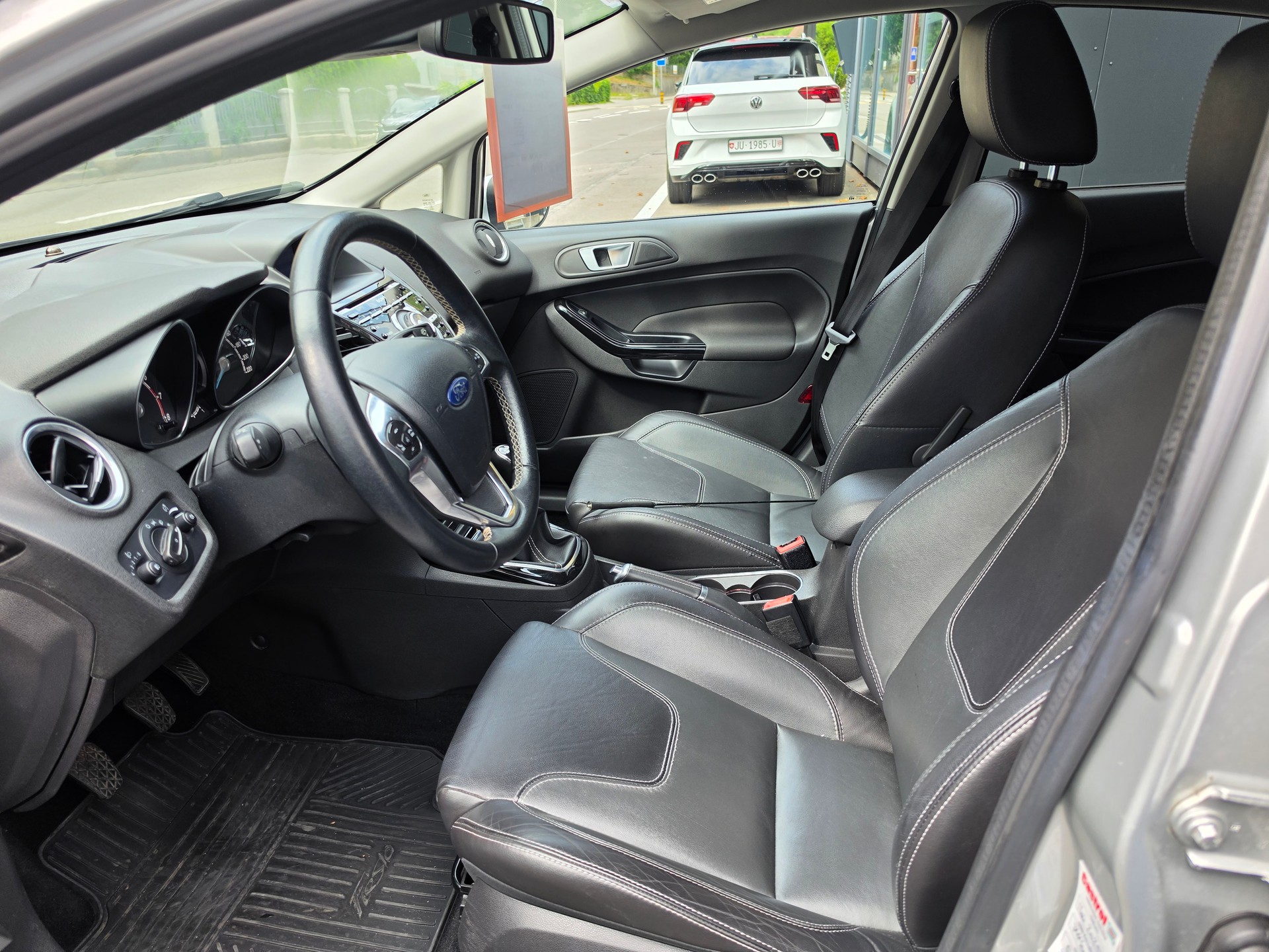 FORD Fiesta 1.0 SCTi Titanium-image-4