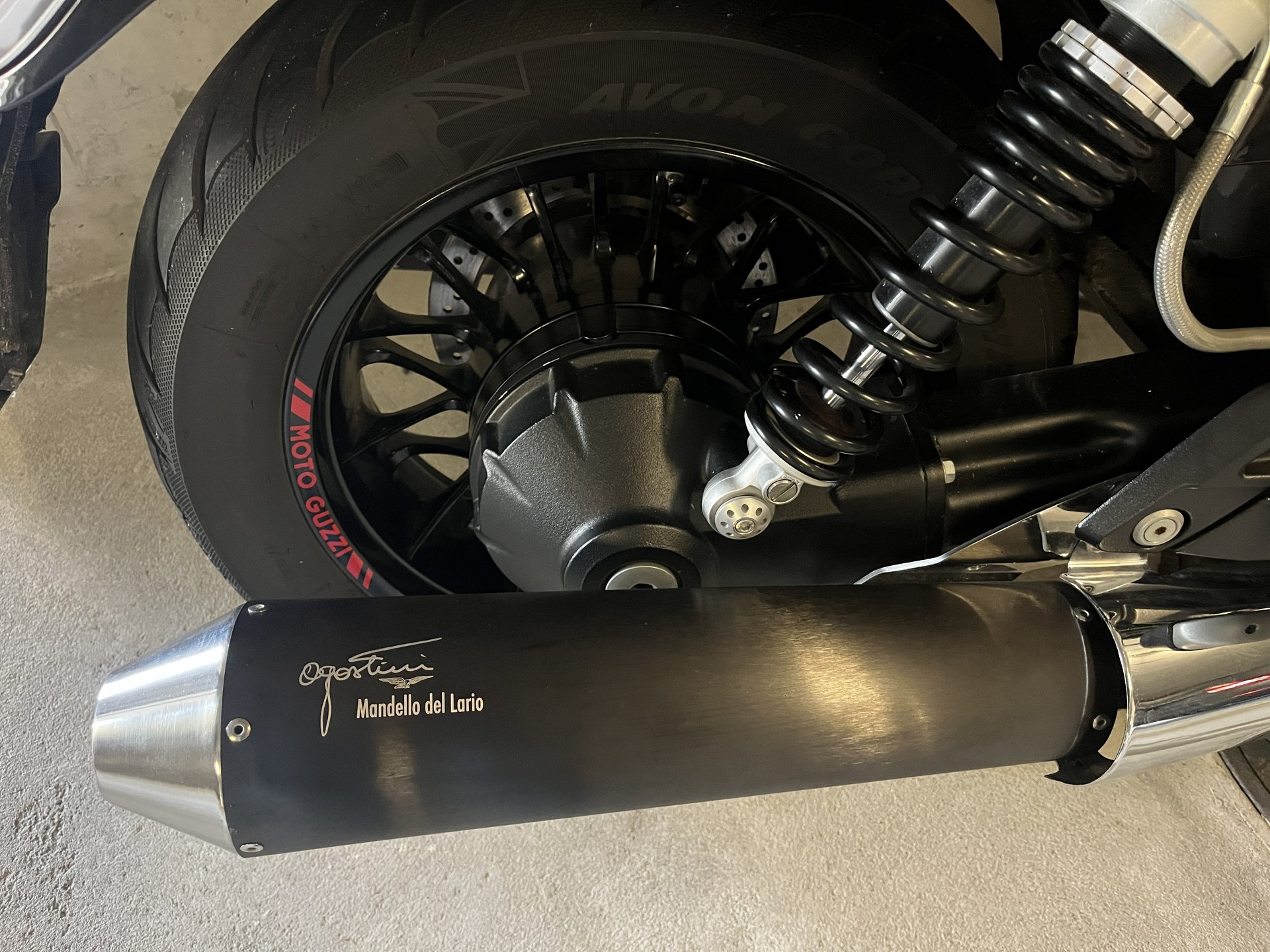 MOTO GUZZI California 1400 Custom-image-3