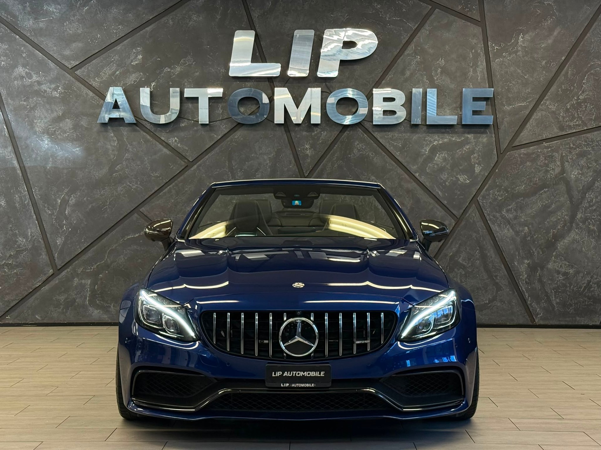 MERCEDES-BENZ C 63 S Cabriolet AMG Speedshift-showroom-element-1