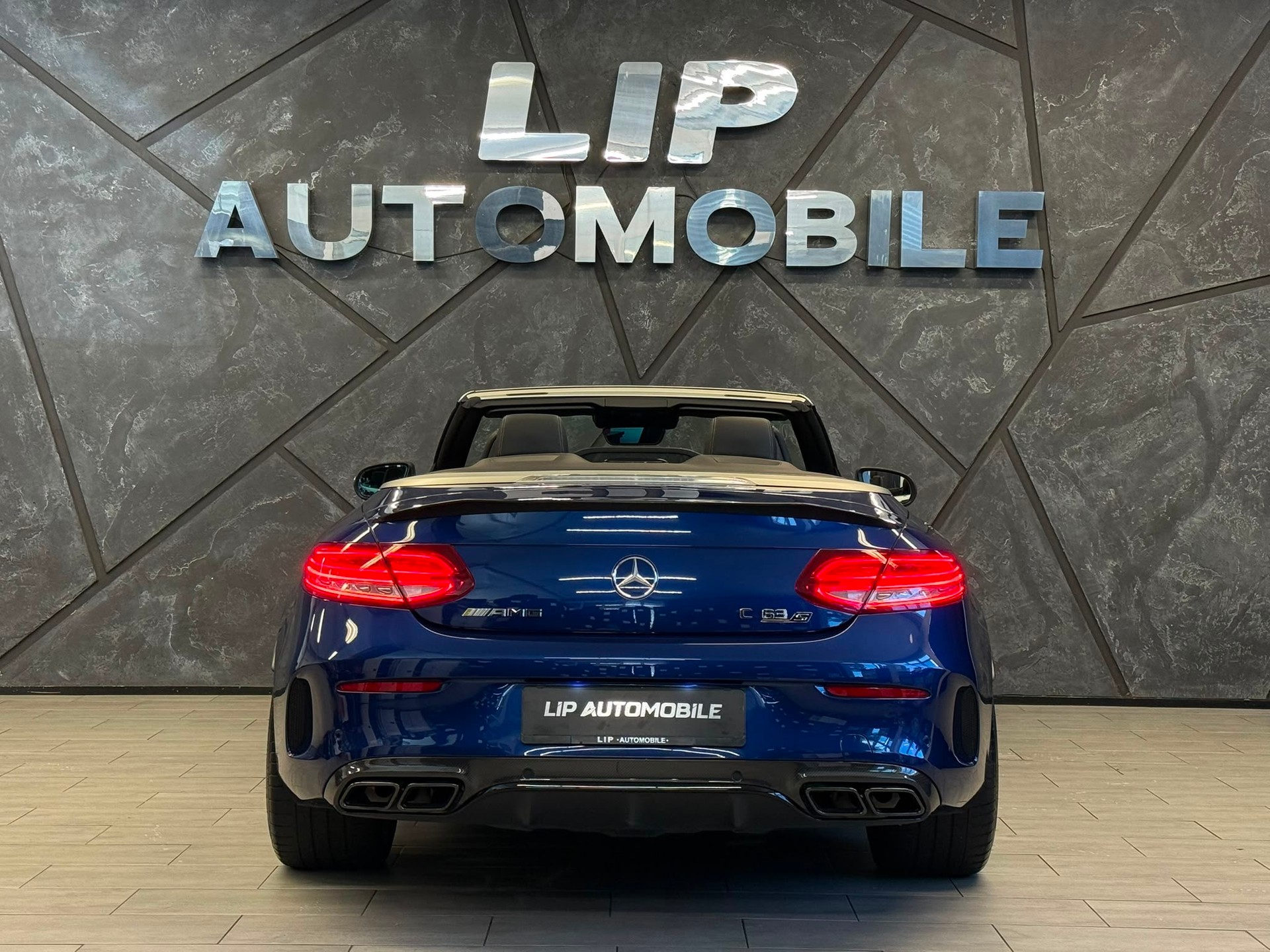 MERCEDES-BENZ C 63 S Cabriolet AMG Speedshift-image-6