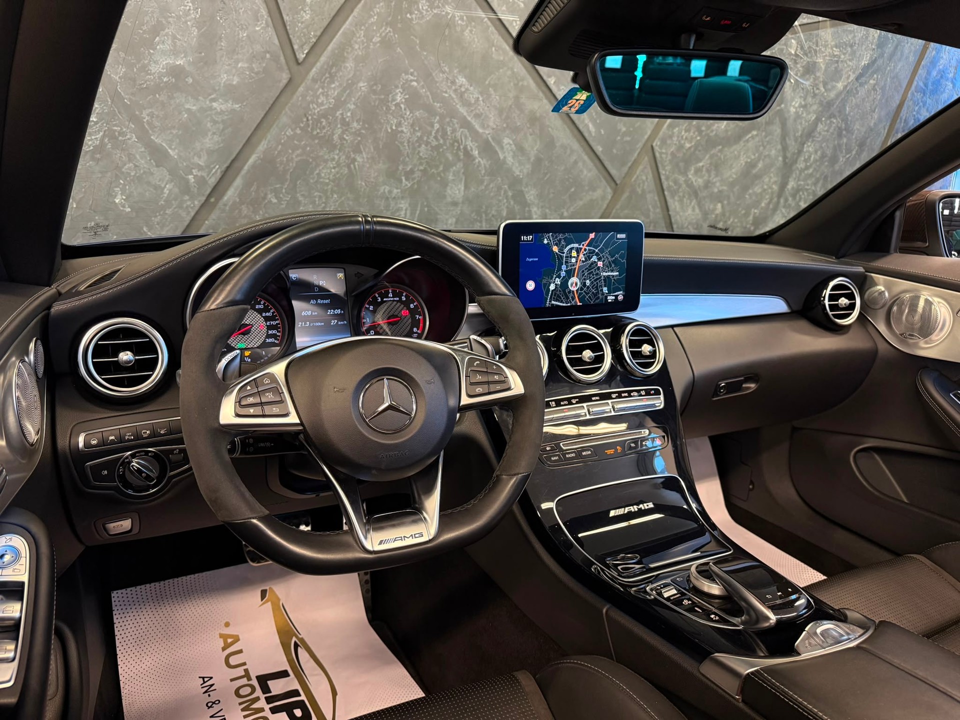 MERCEDES-BENZ C 63 S Cabriolet AMG Speedshift-image-9
