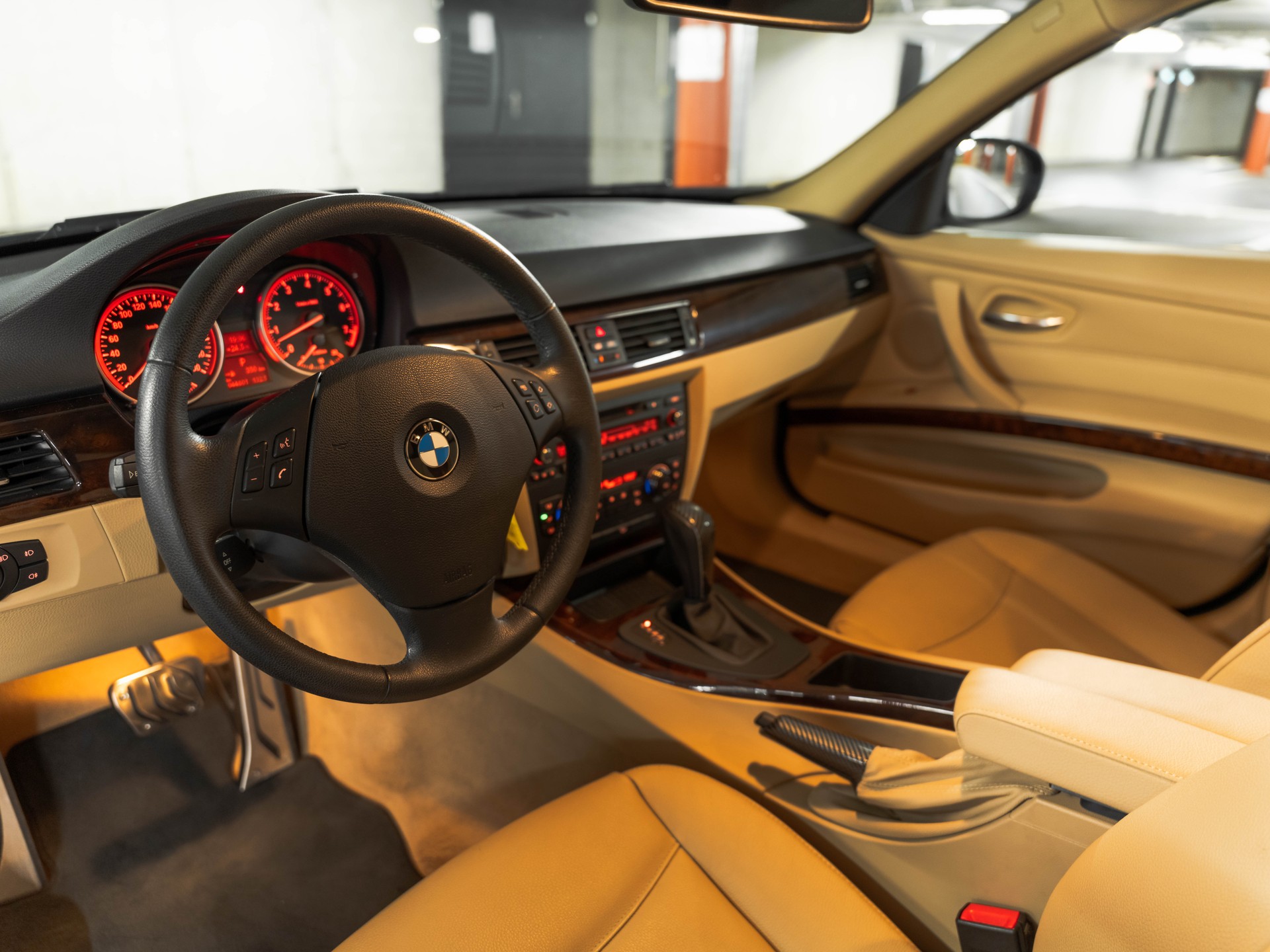 BMW 325i x-Drive Steptronic-image-24