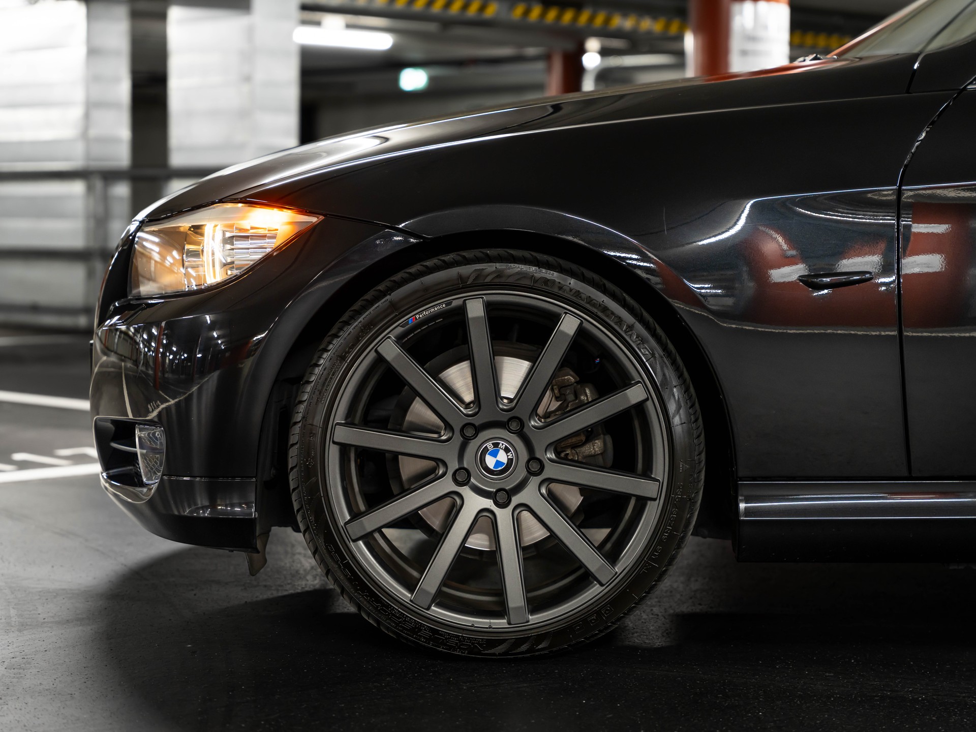 BMW 325i x-Drive Steptronic-showroom-element-3