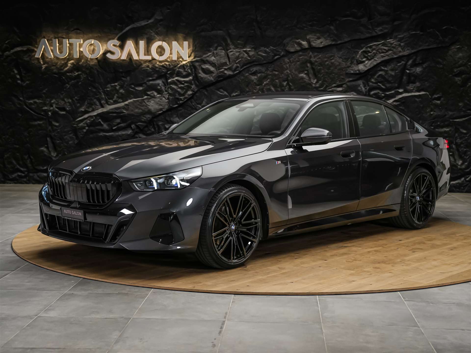 BMW 520d xDrive M Sport Steptronic *21" Felgen*Keyless-Go*Adaptiver LED*-showroom-element-1