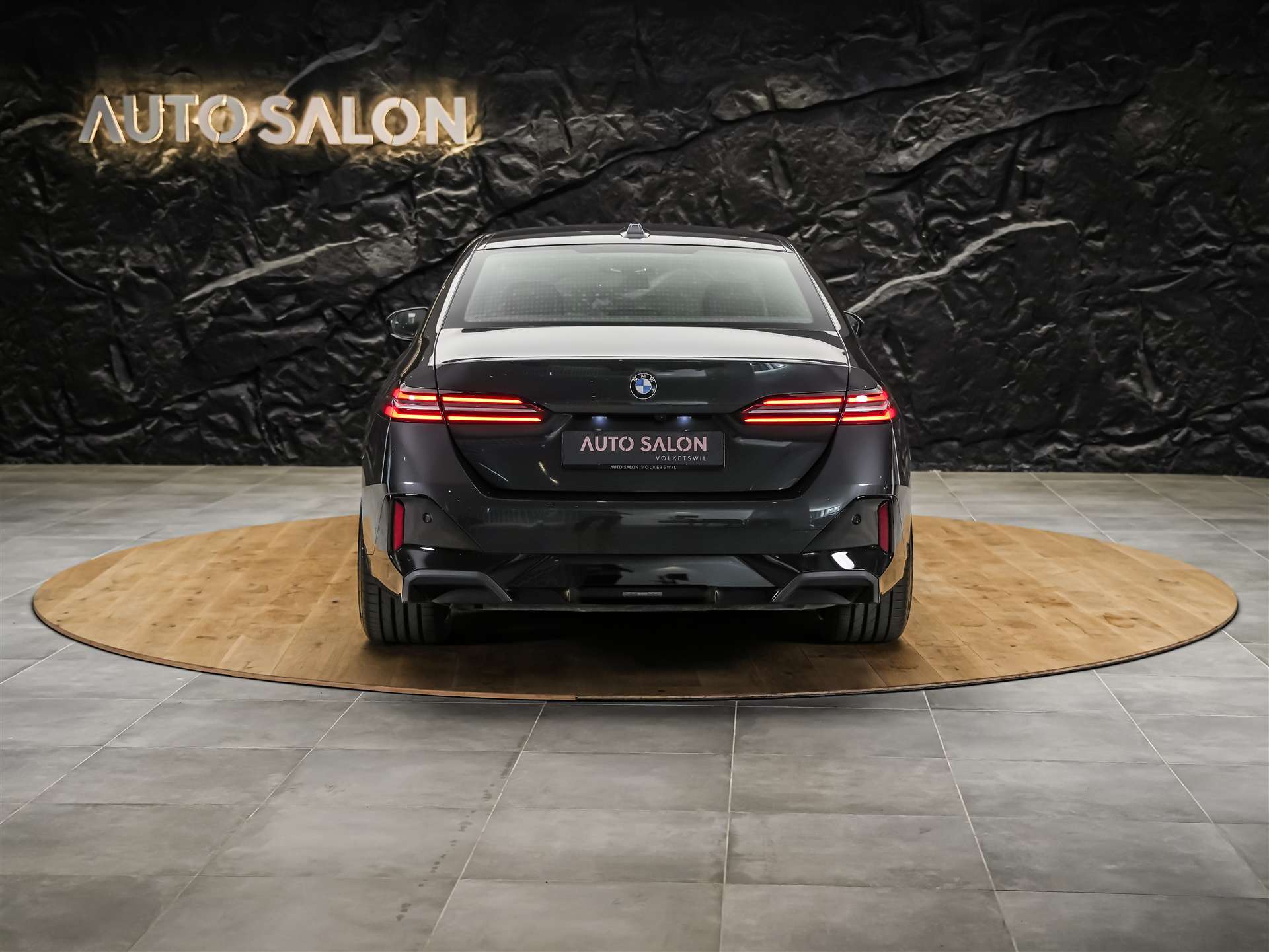 BMW 520d xDrive M Sport Steptronic *21" Felgen*Keyless-Go*Adaptiver LED*-showroom-element-3