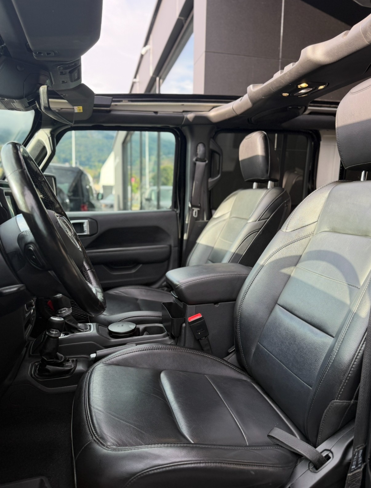 JEEP Wrangler 2.0 Unlimited Sahara Automatic-image-6
