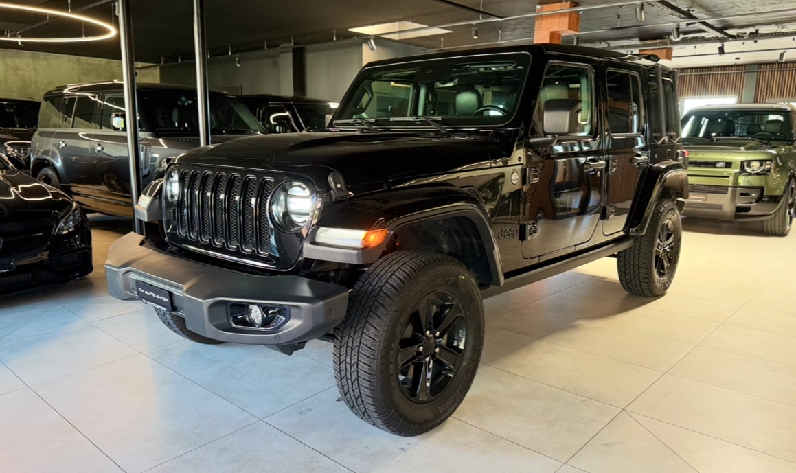JEEP Wrangler 2.0 Unlimited Sahara Automatic-image-1