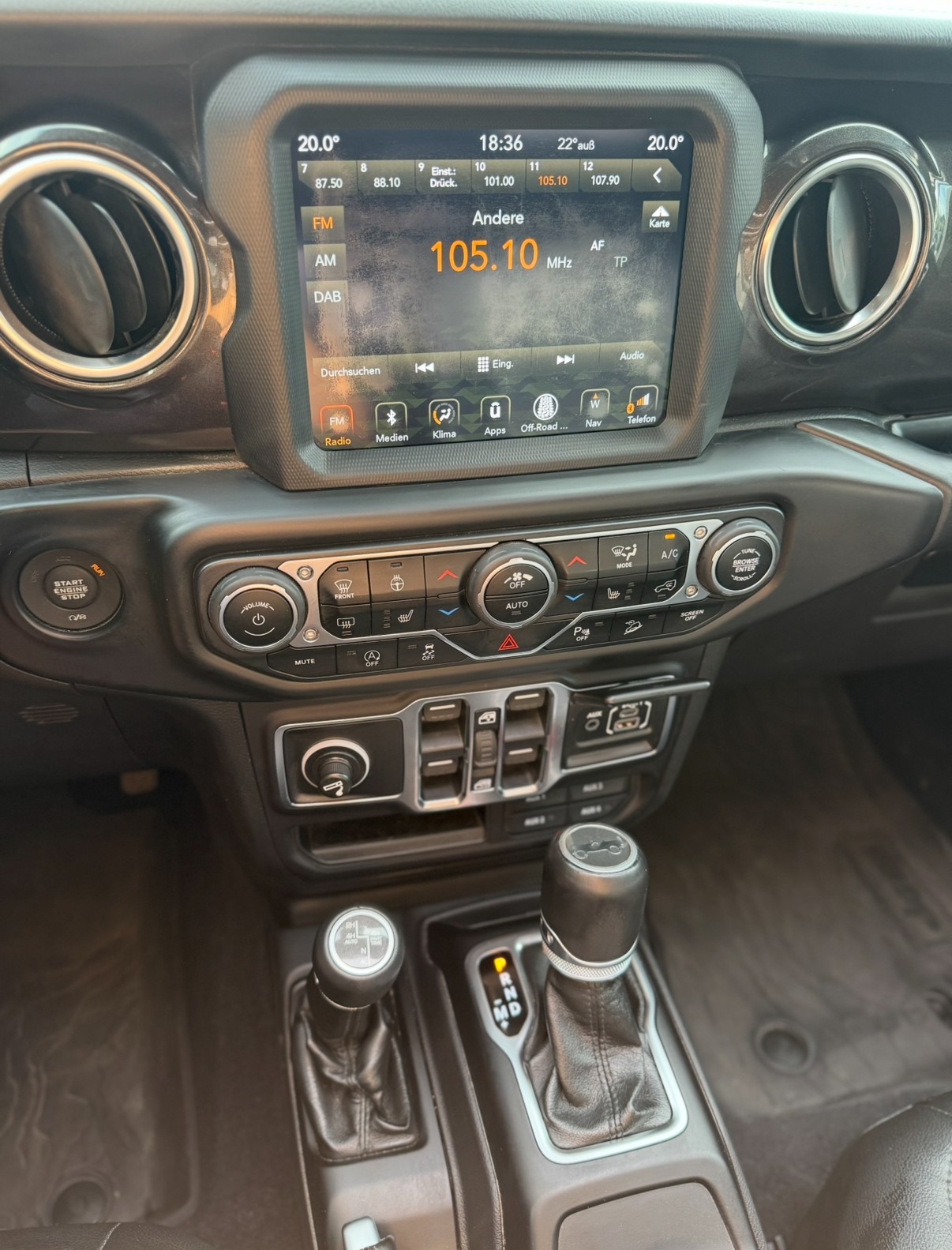 JEEP Wrangler 2.0 Unlimited Sahara Automatic-image-11