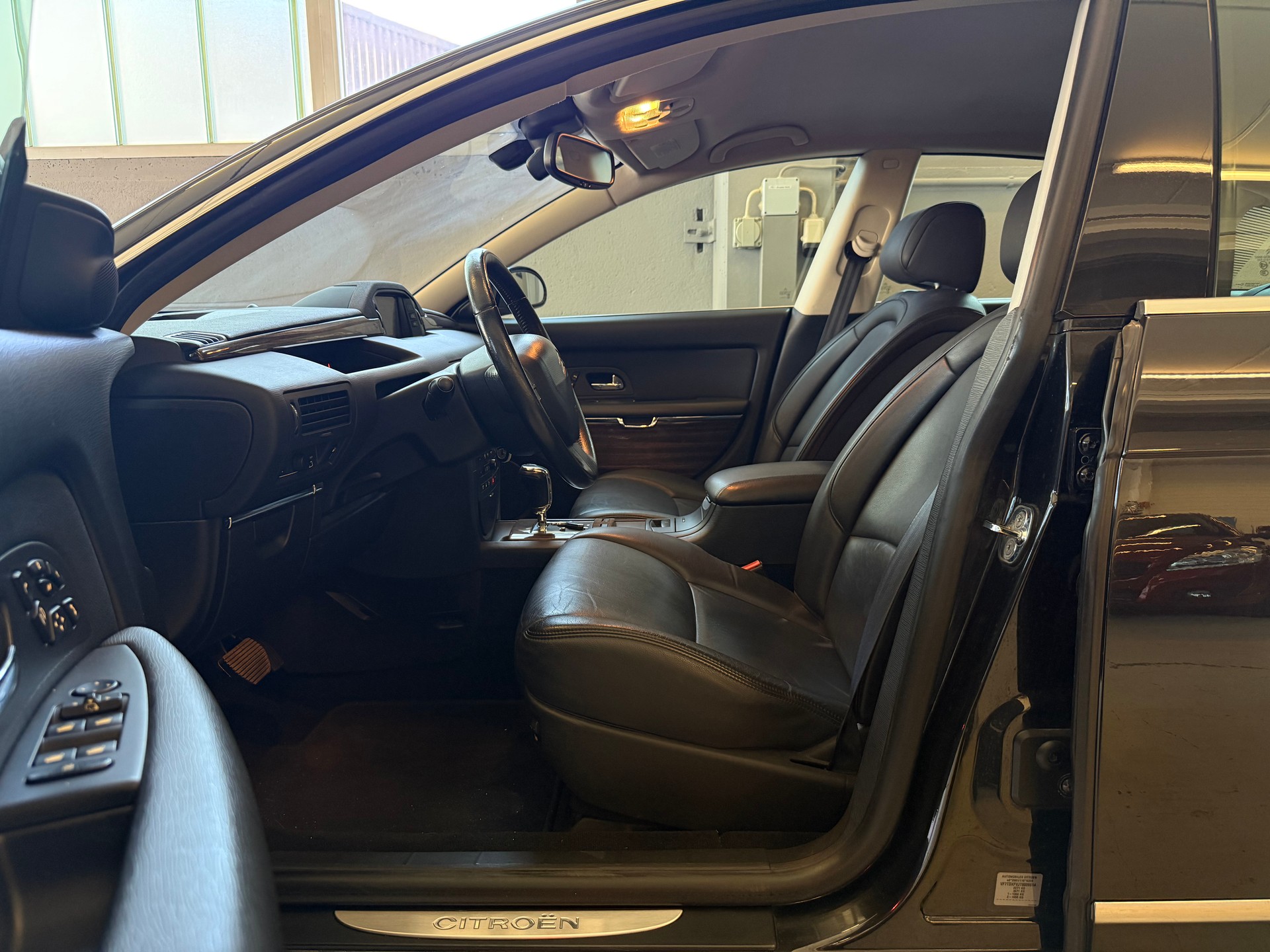 CITROEN C6 Sedan 3.0i V6 Exclusive Automatic-image-9
