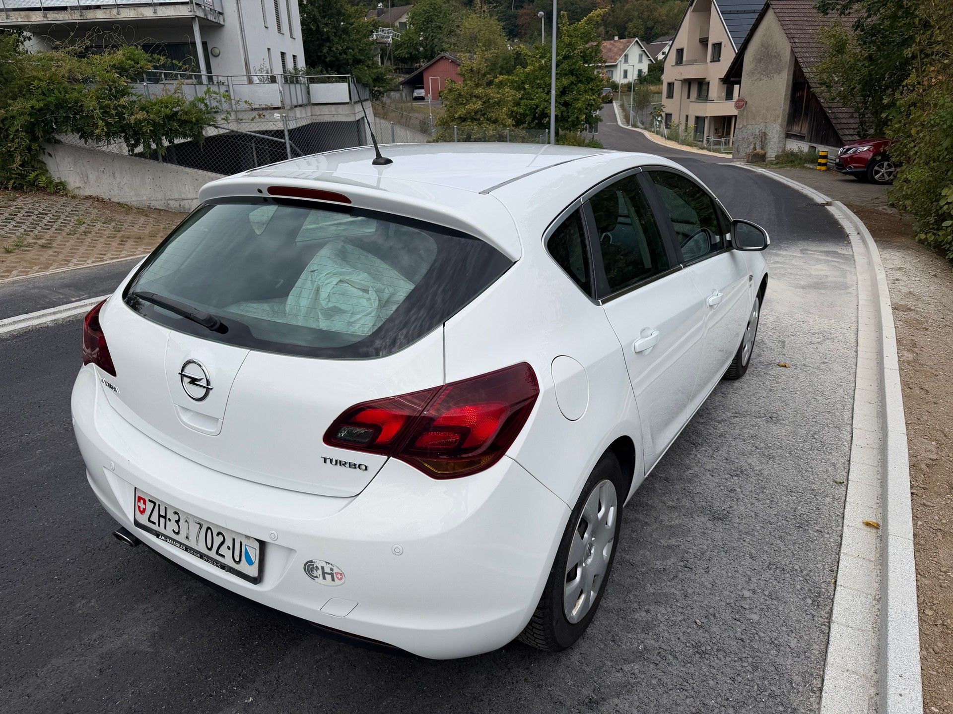 OPEL Astra 1.6i 16V Turbo Cosmo-showroom-element-3