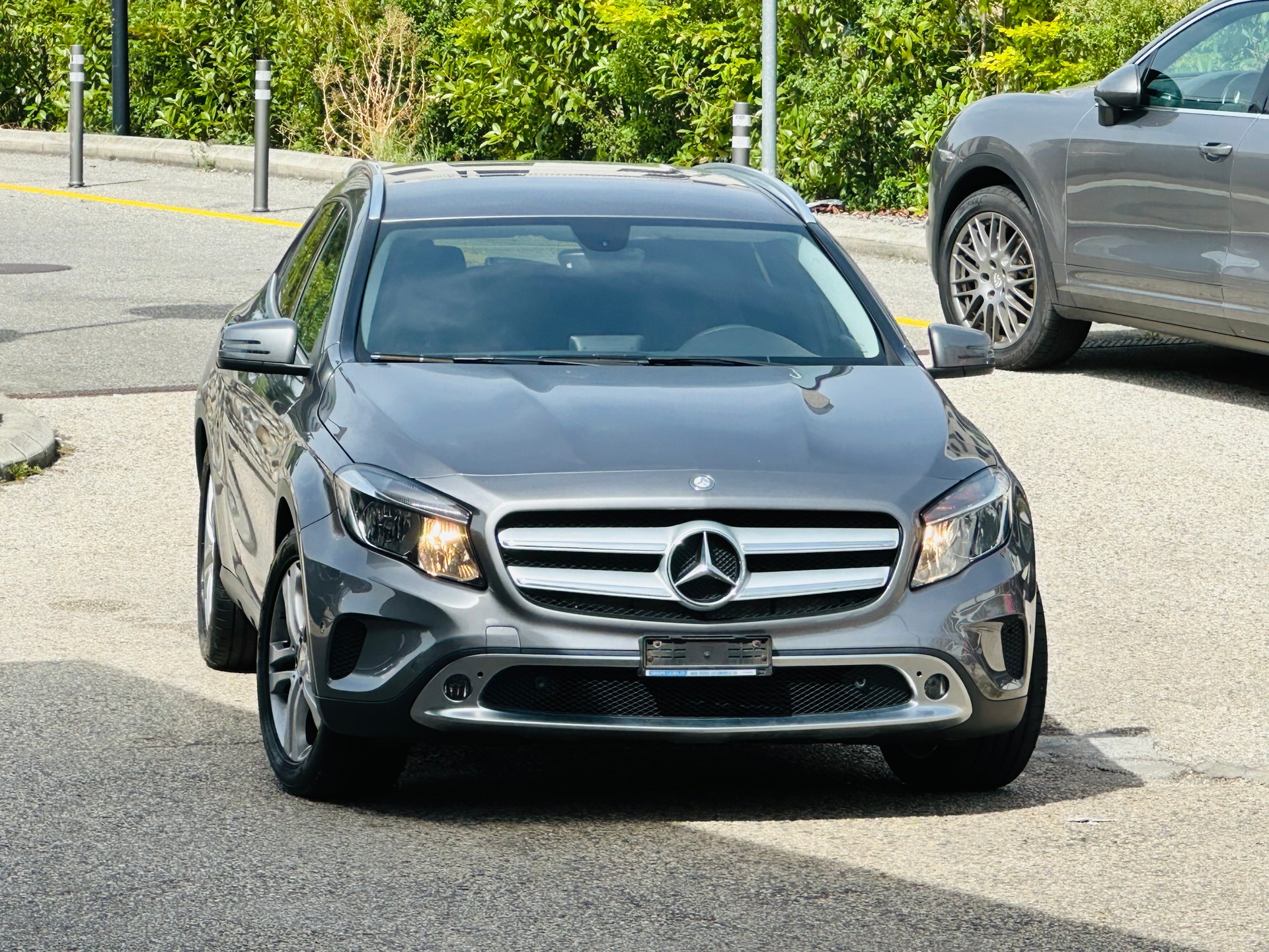 MERCEDES-BENZ GLA 200 Urban-showroom-element-1
