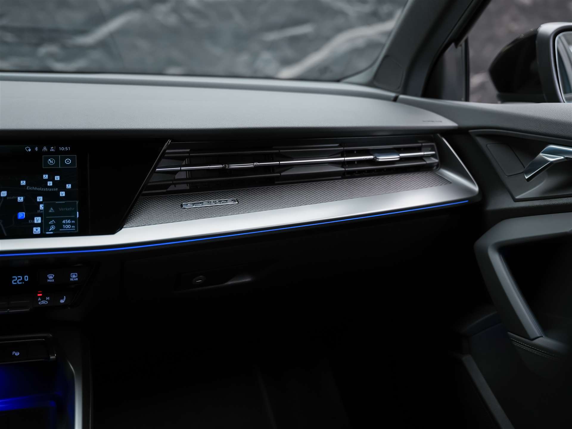 AUDI RS3 Limousine 2.5 TSI quattro S-tronic *Massage*Matrix LED*Ambientebeleuchtung*-image-20