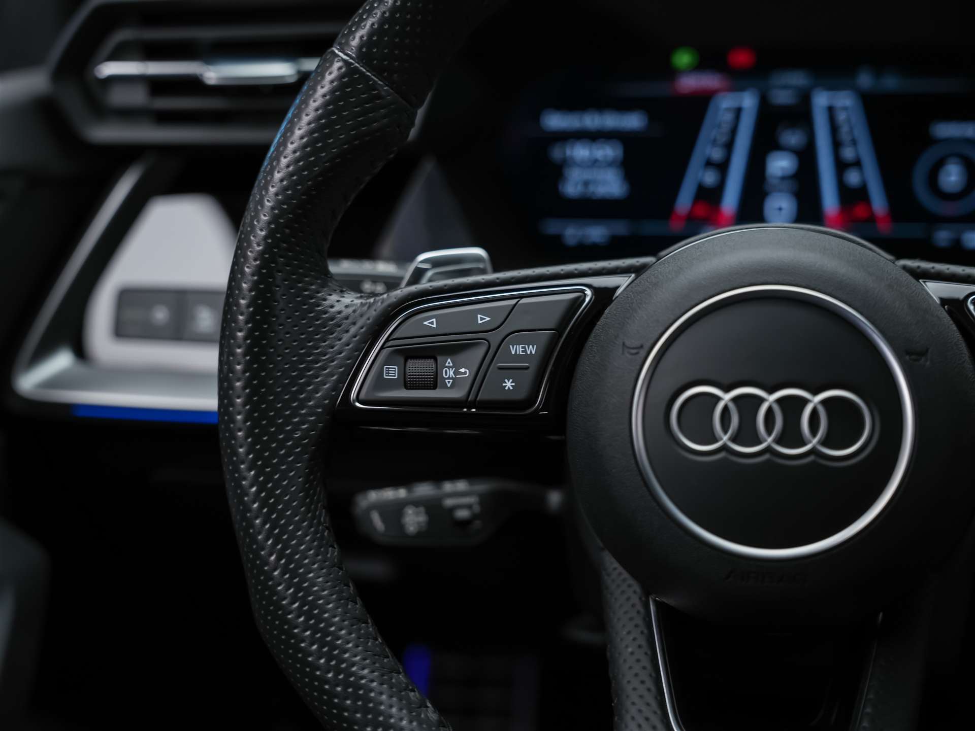 AUDI RS3 Limousine 2.5 TSI quattro S-tronic *Massage*Matrix LED*Ambientebeleuchtung*-image-29