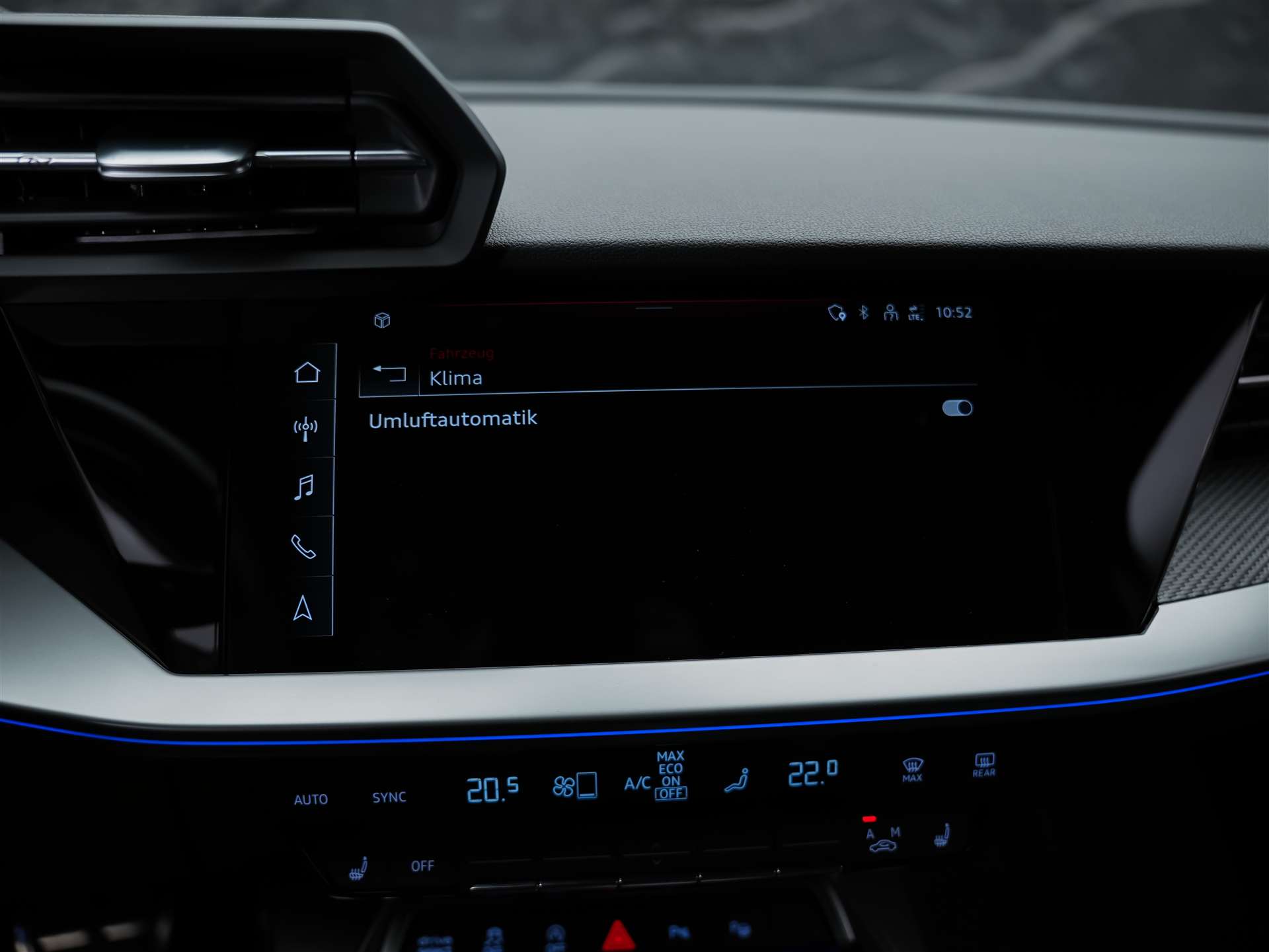AUDI RS3 Limousine 2.5 TSI quattro S-tronic *Massage*Matrix LED*Ambientebeleuchtung*-image-36