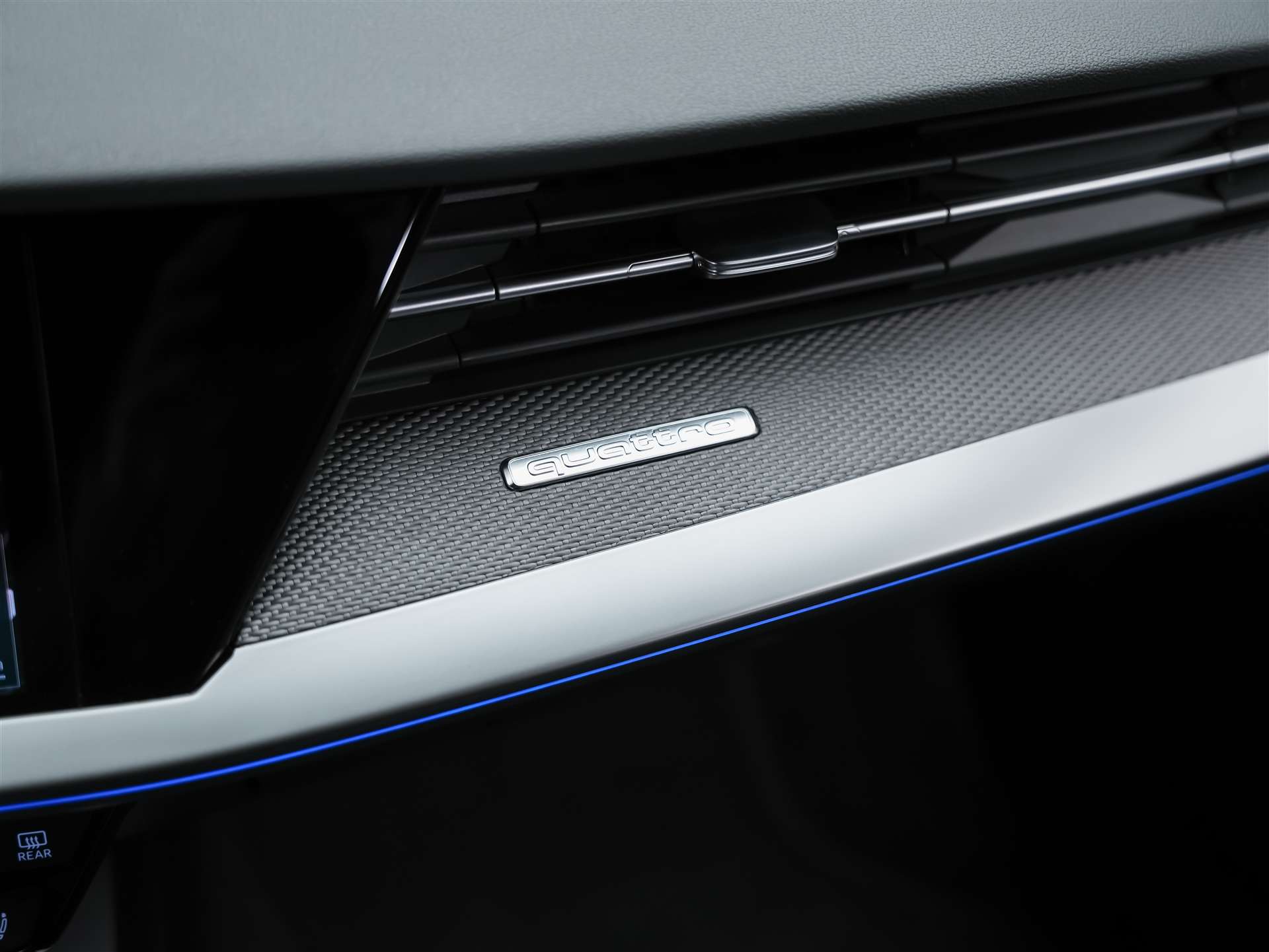 AUDI RS3 Limousine 2.5 TSI quattro S-tronic *Massage*Matrix LED*Ambientebeleuchtung*-image-24