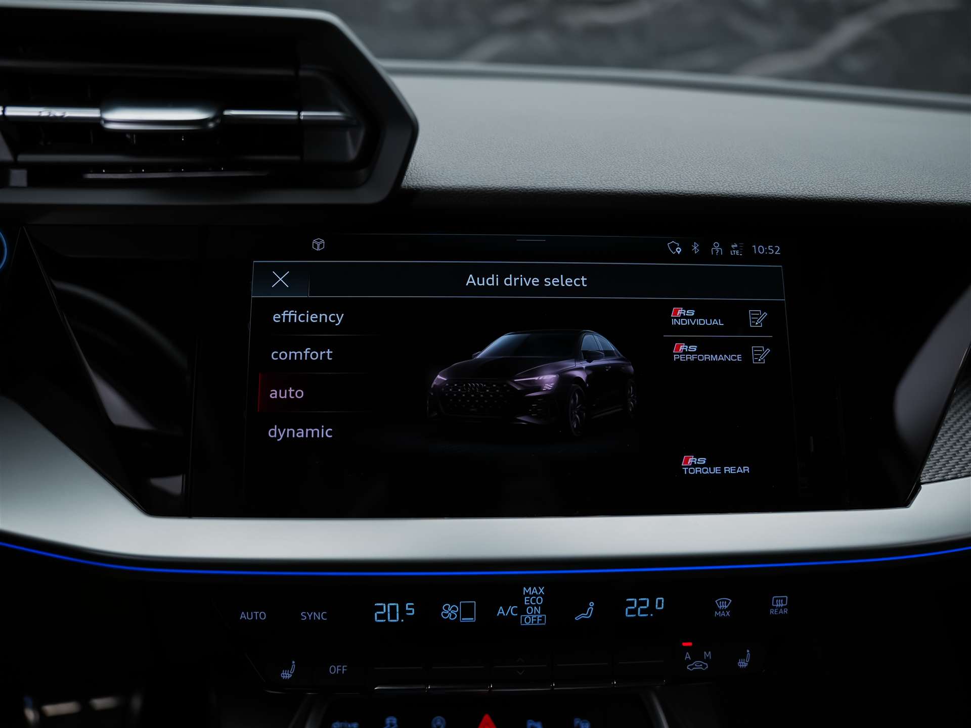 AUDI RS3 Limousine 2.5 TSI quattro S-tronic *Massage*Matrix LED*Ambientebeleuchtung*-image-33