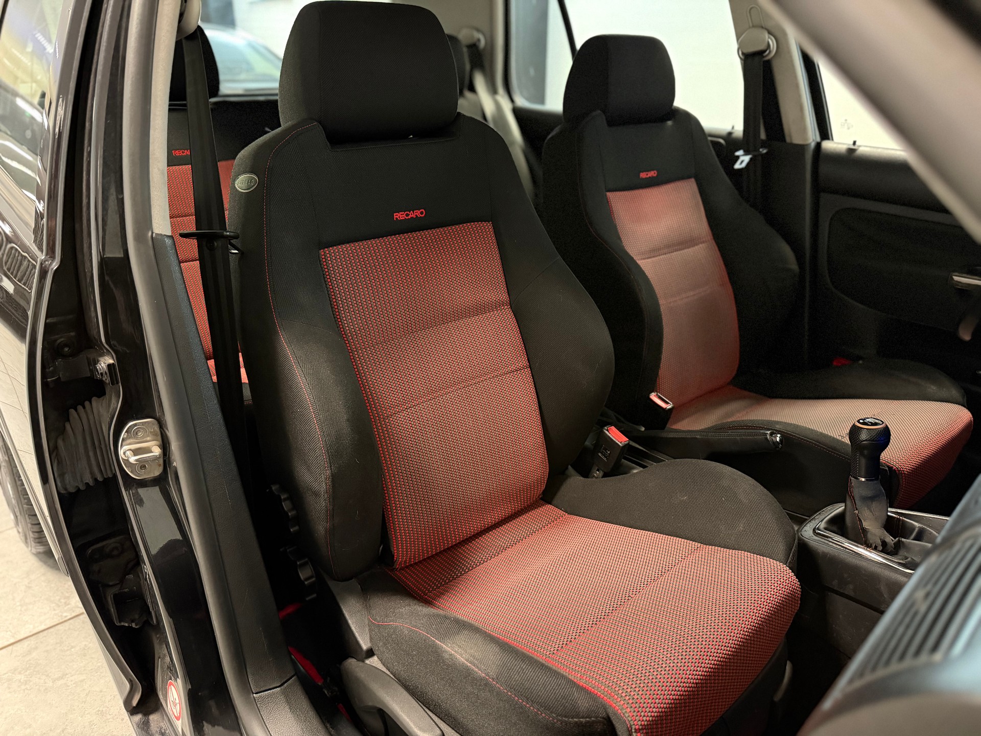 VW Golf 1.8 T GTI-image-18