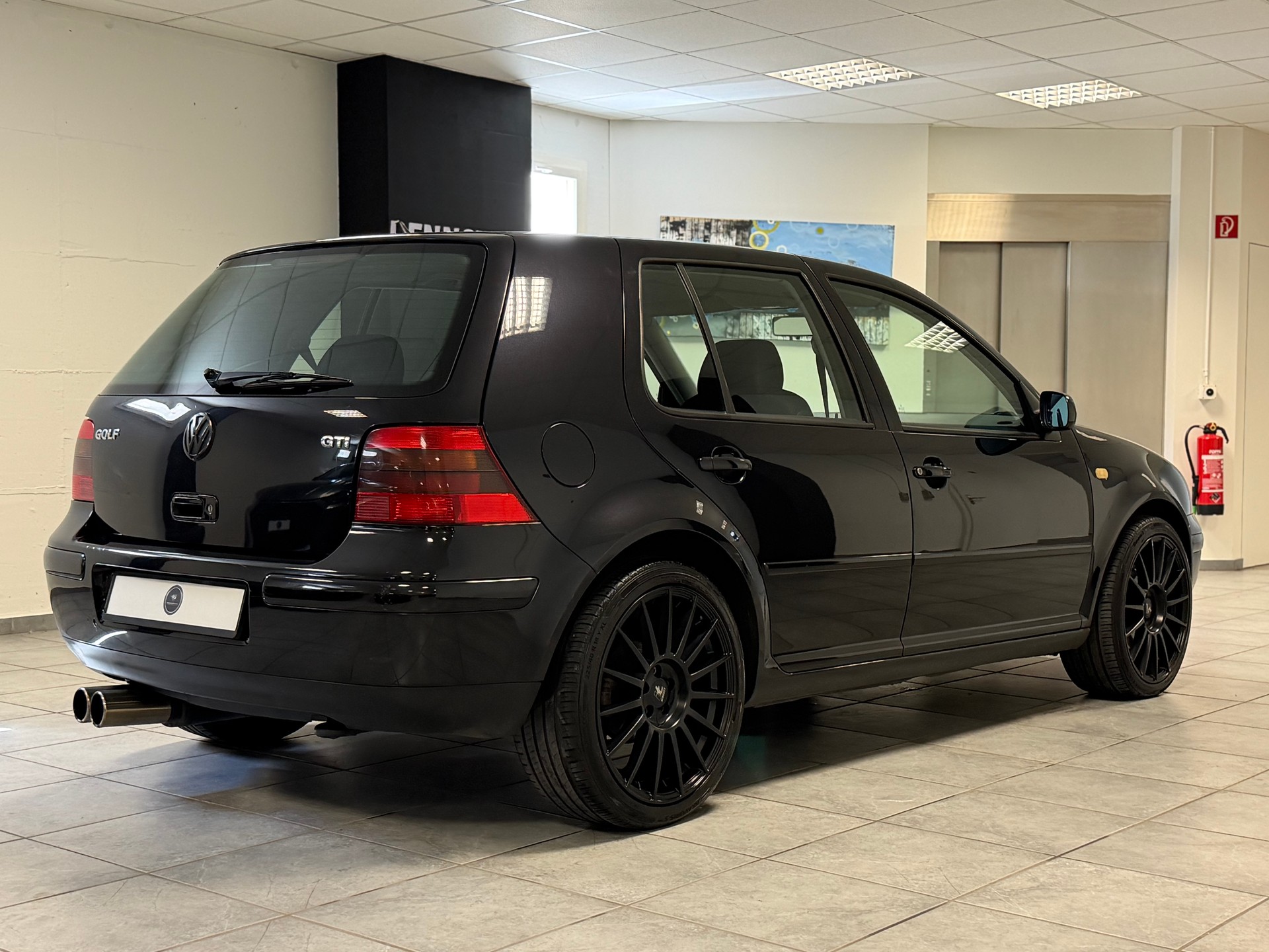 VW Golf 1.8 T GTI-image-15