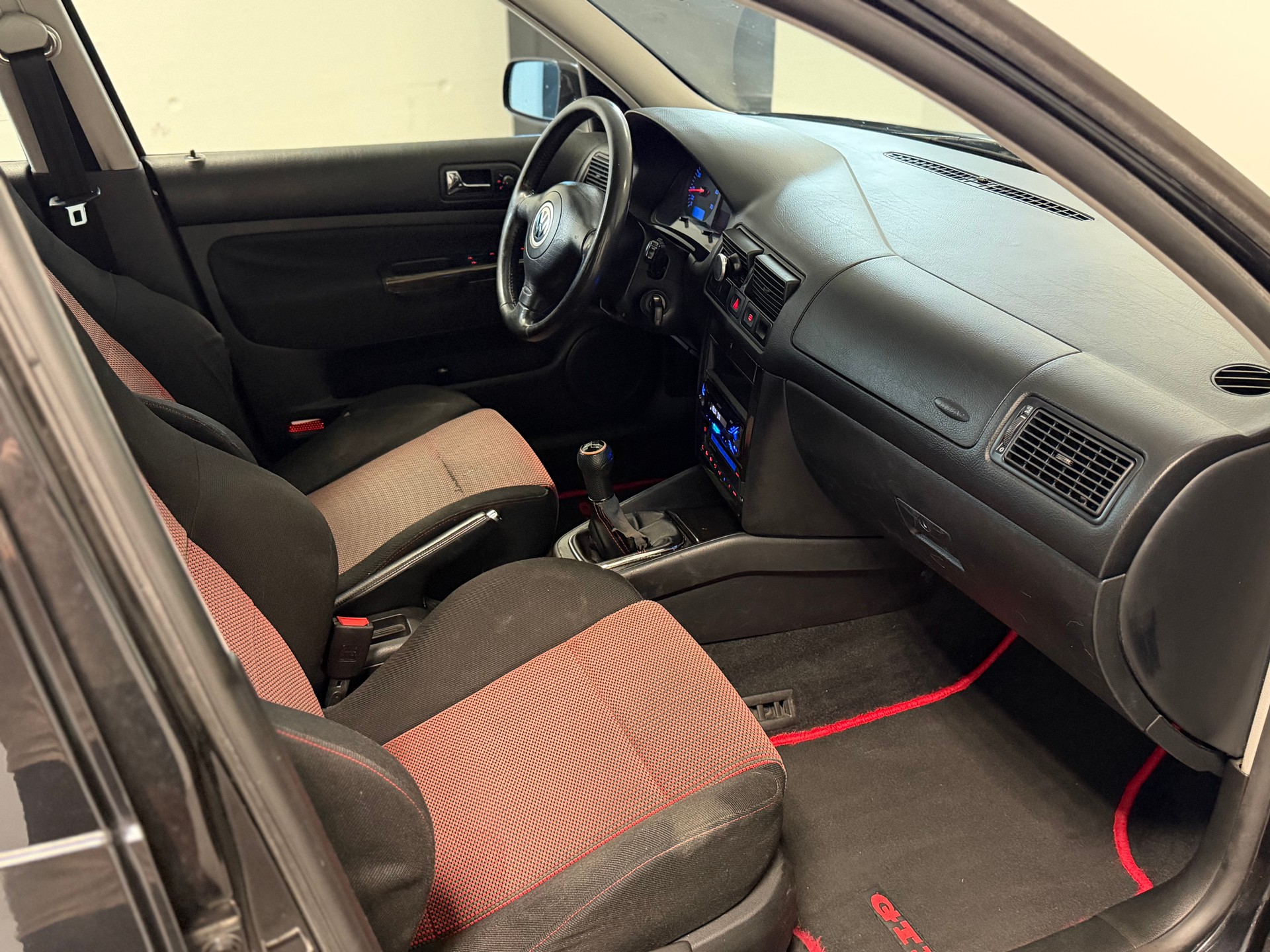 VW Golf 1.8 T GTI-image-19