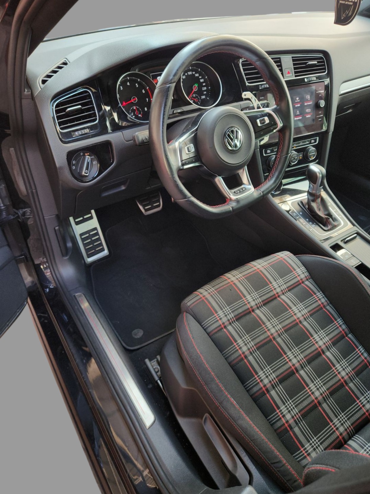 VW Golf 2.0 TSI GTI DSG-image-10