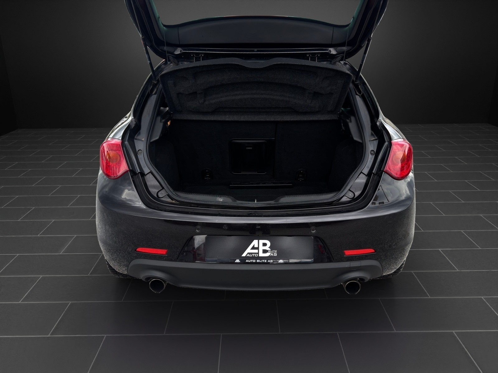 ALFA ROMEO Giulietta 1750 TBi Quadrifoglio Verde mit 235 PS-image-12
