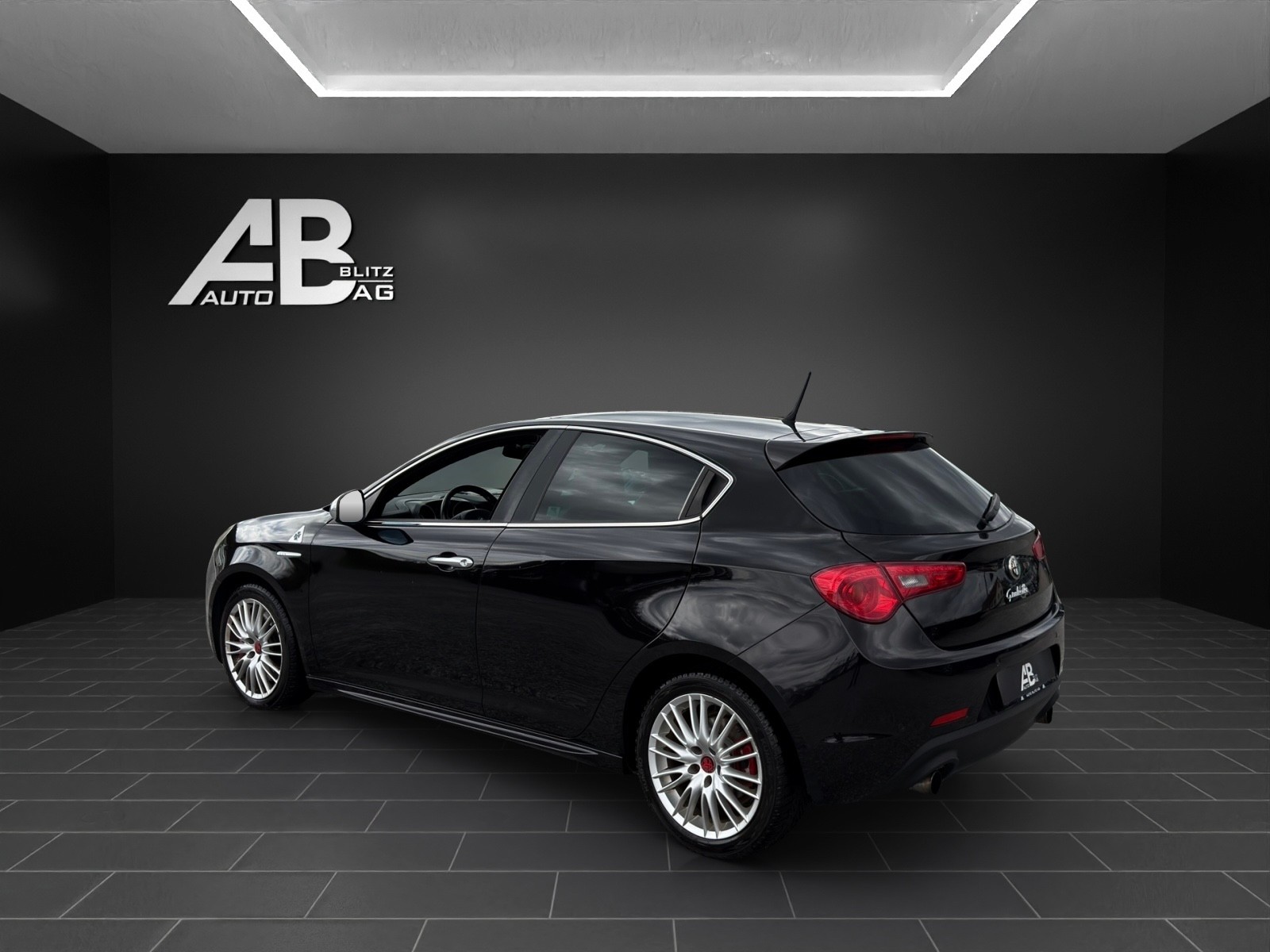 ALFA ROMEO Giulietta 1750 TBi Quadrifoglio Verde mit 235 PS-showroom-element-2