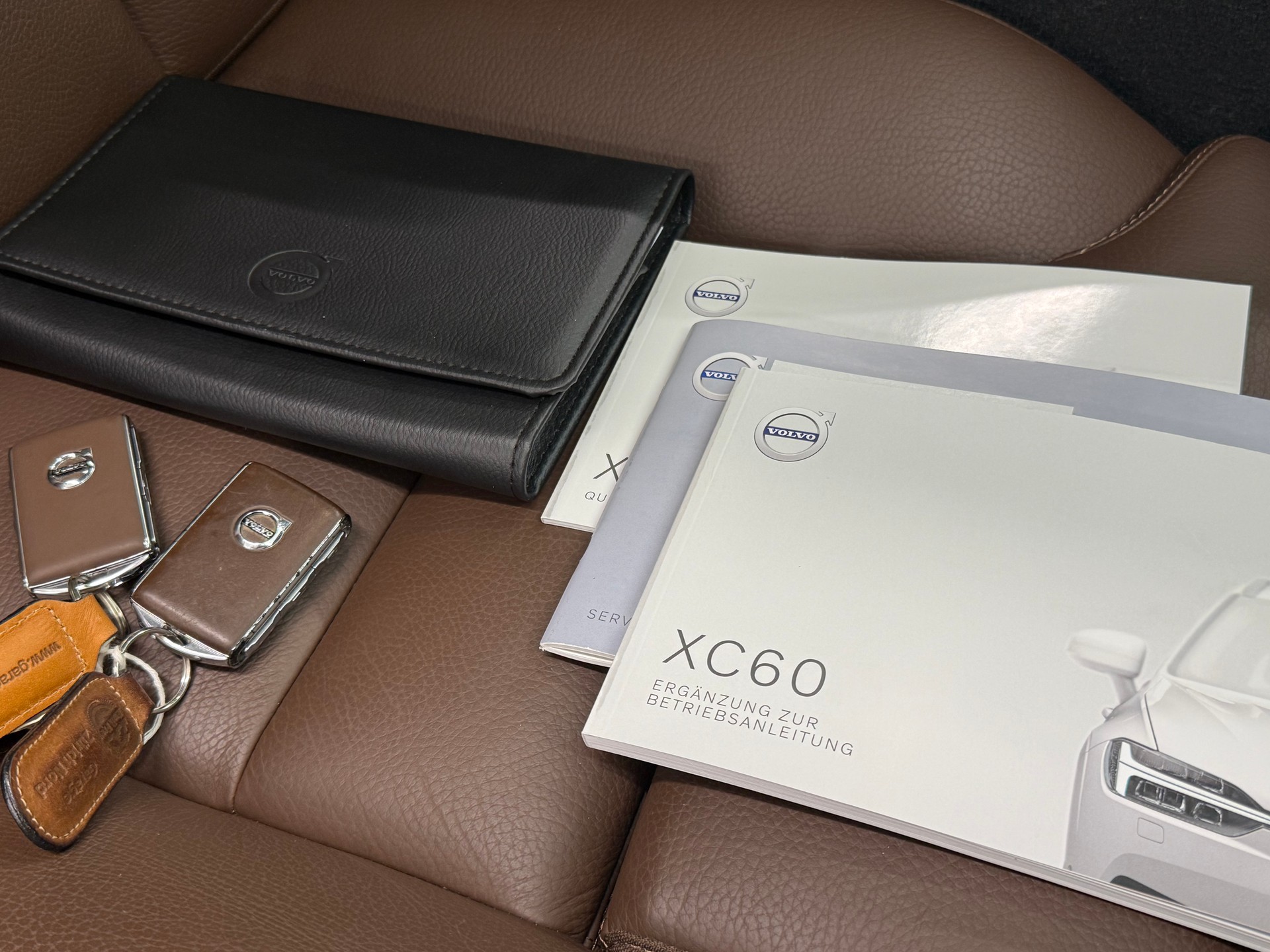 VOLVO XC60 B4 Diesel Mild Hybrid AWD Inscription Geartronic-image-30