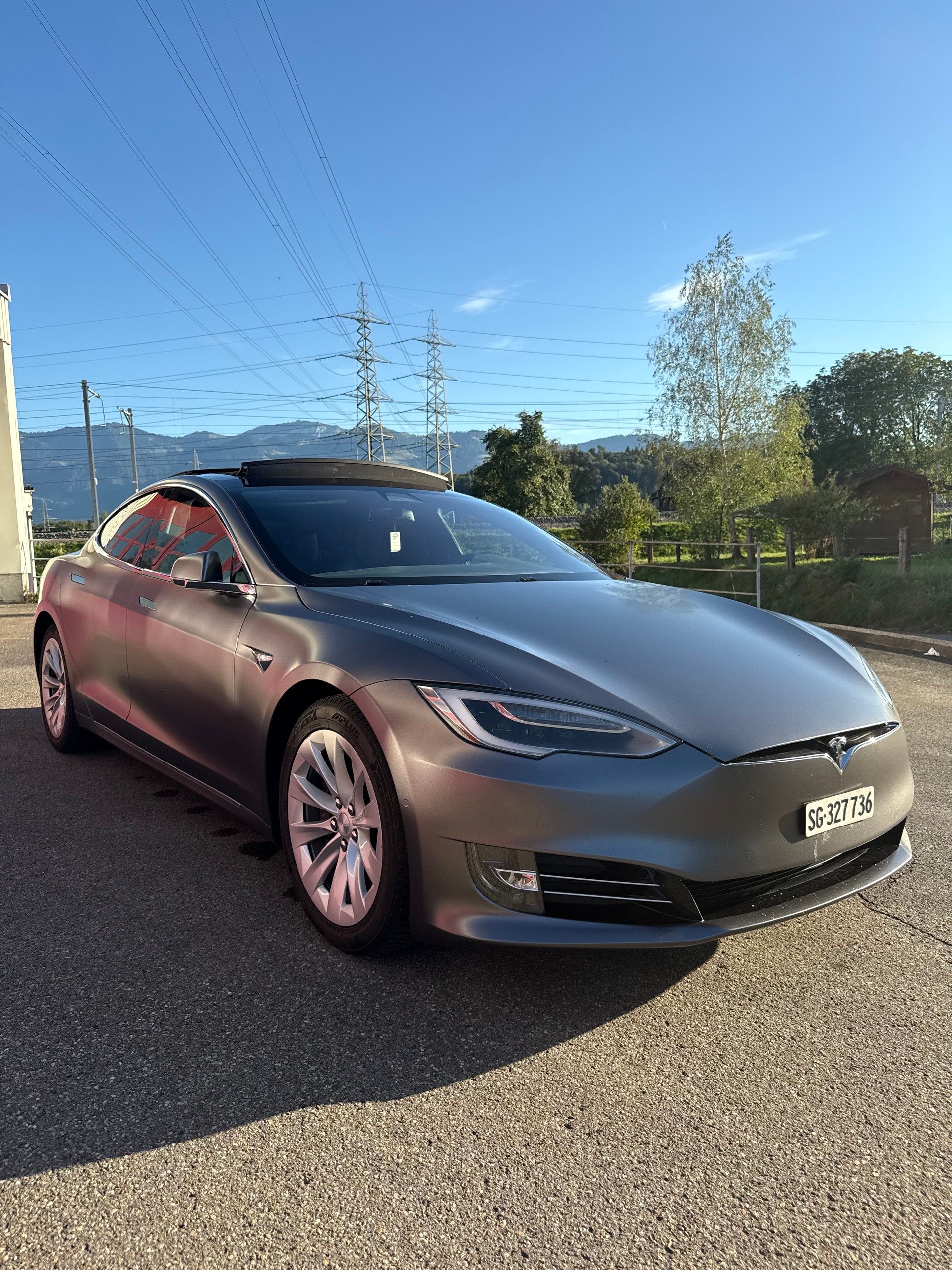 TESLA Tesla Model S 75 | 92% SOH | 3M Satin Dark Grey | Premium Connectivity | CCS | MCU-2 | KI Computer 3 | Frisch ab MFK-image-4