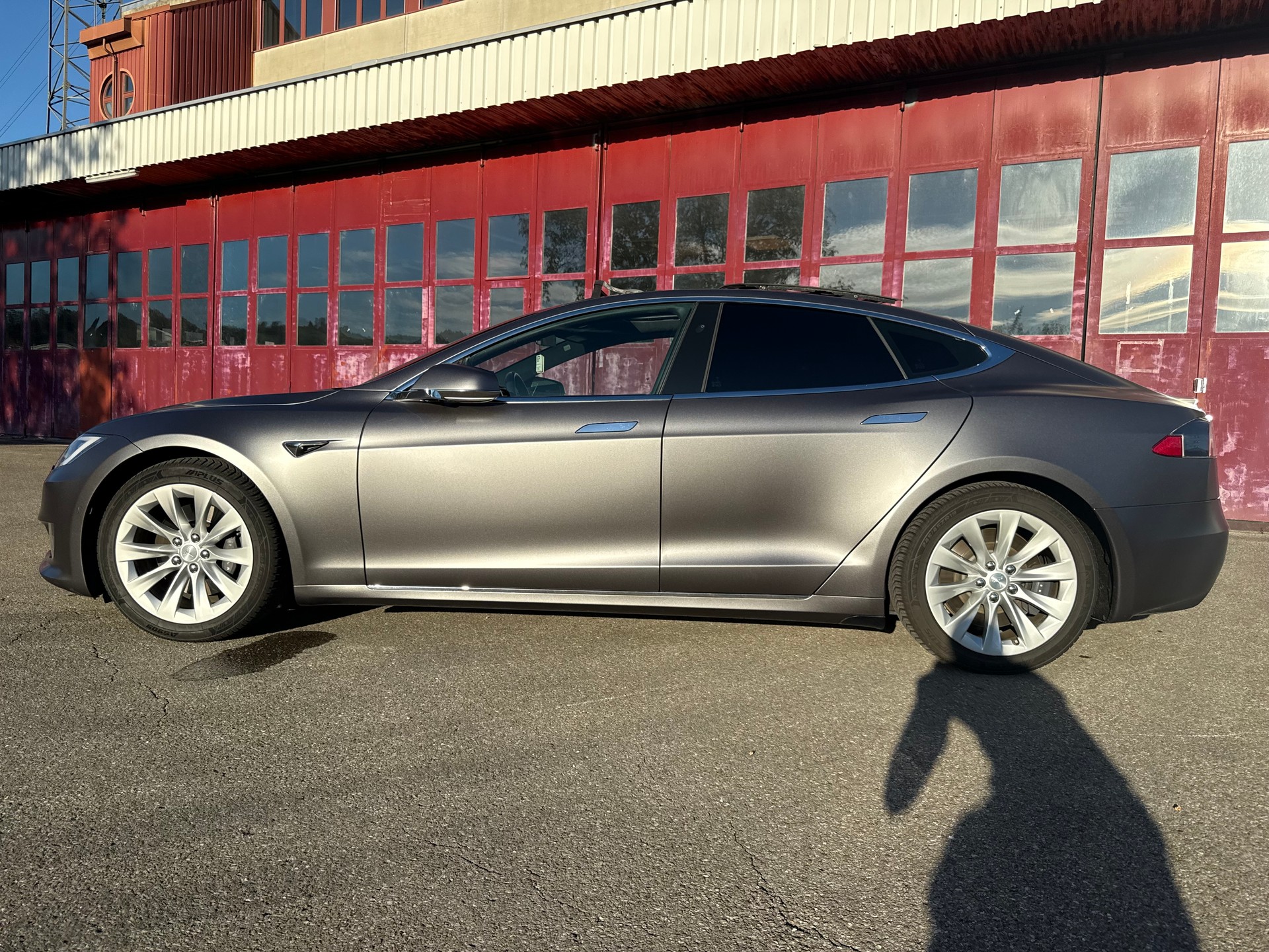 TESLA Tesla Model S 75 | 92% SOH | 3M Satin Dark Grey | Premium Connectivity | CCS | MCU-2 | KI Computer 3 | Frisch ab MFK-image-7