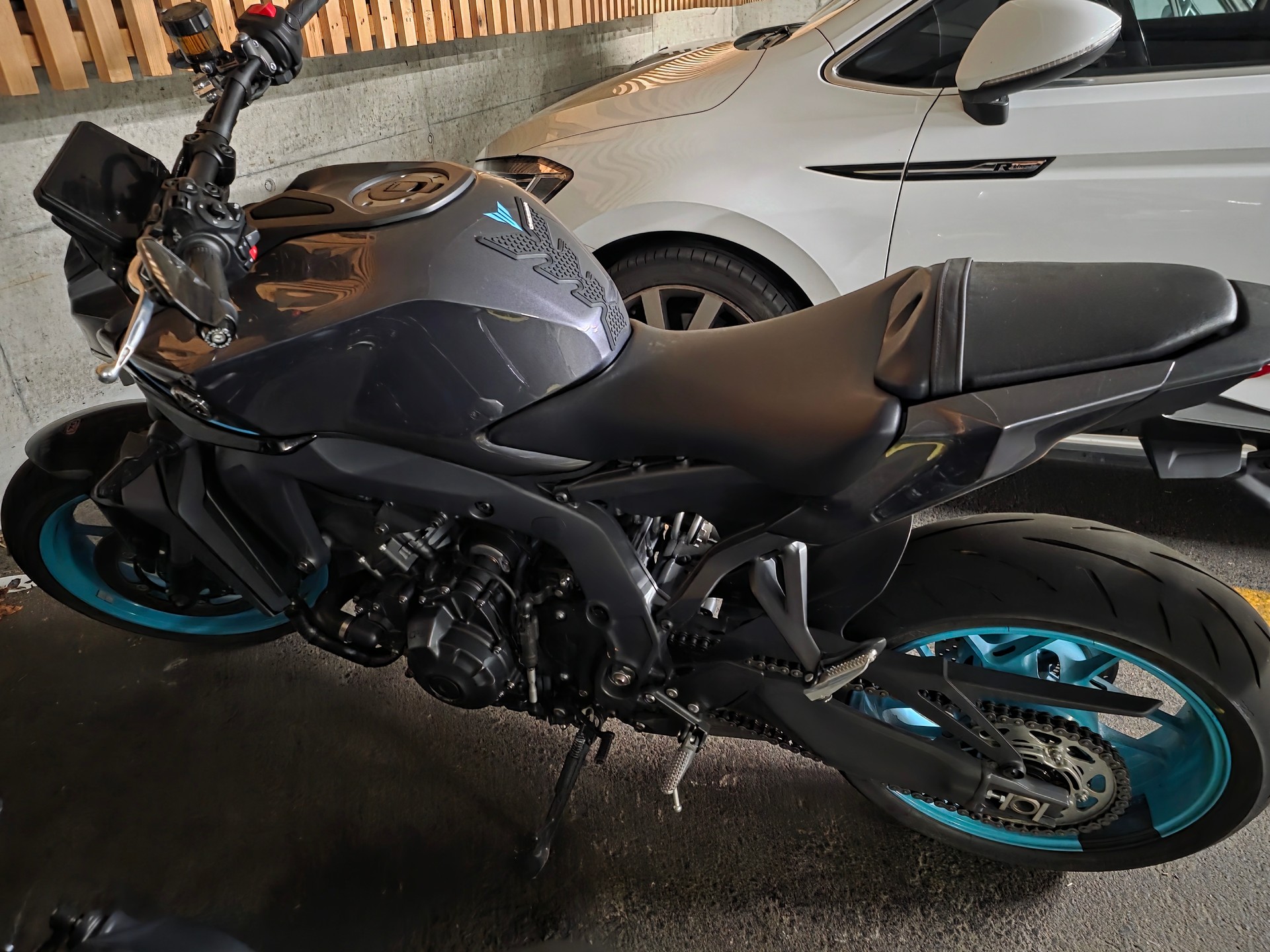YAMAHA MT-09-image-1