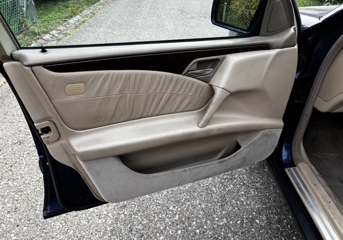 MERCEDES-BENZ E 320 Elégance Automatic-image-8