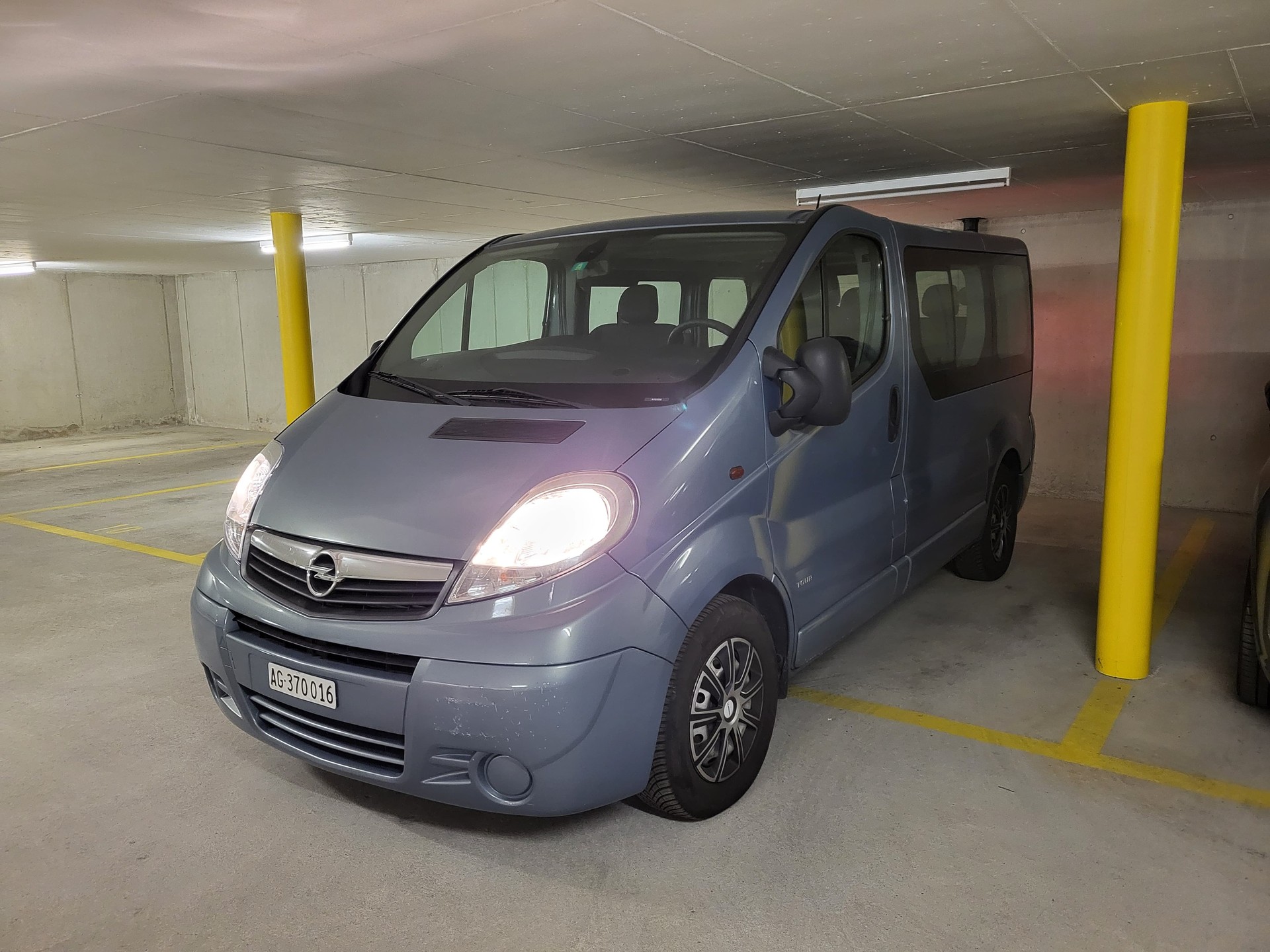 OPEL VIVARO 2.0CDTI-image-1