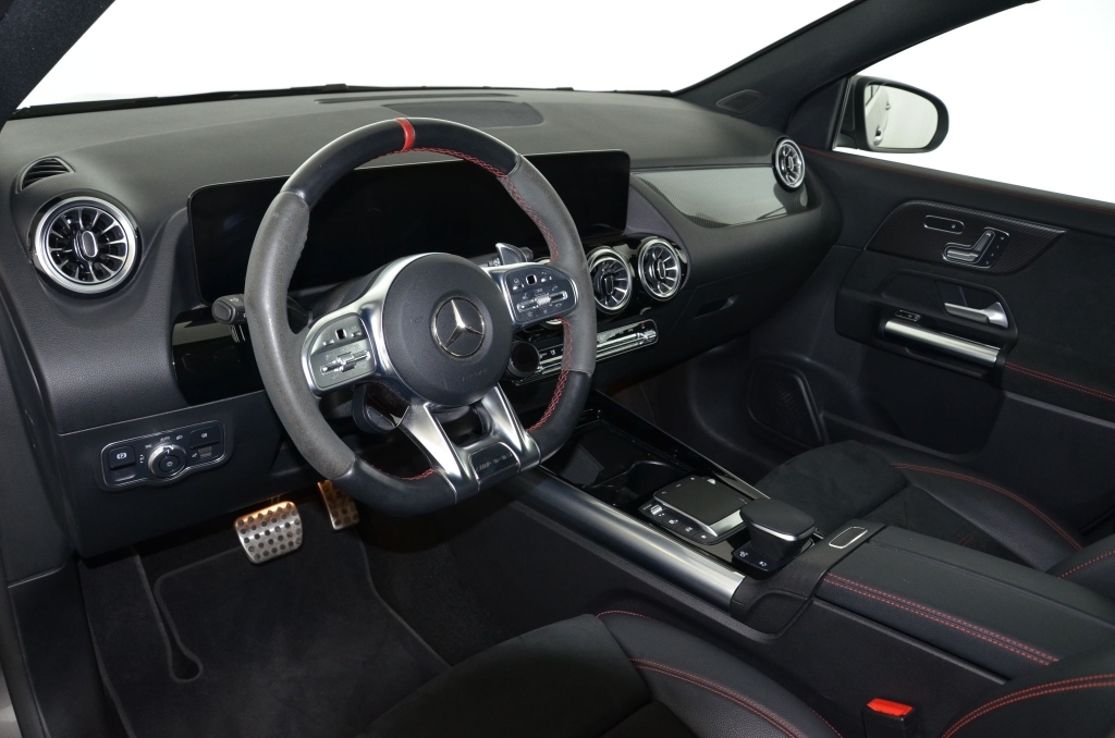 MERCEDES-BENZ GLA 45 S AMG 4Matic+-image-10