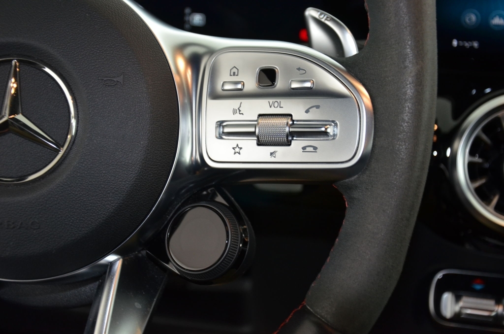MERCEDES-BENZ GLA 45 S AMG 4Matic+-image-19