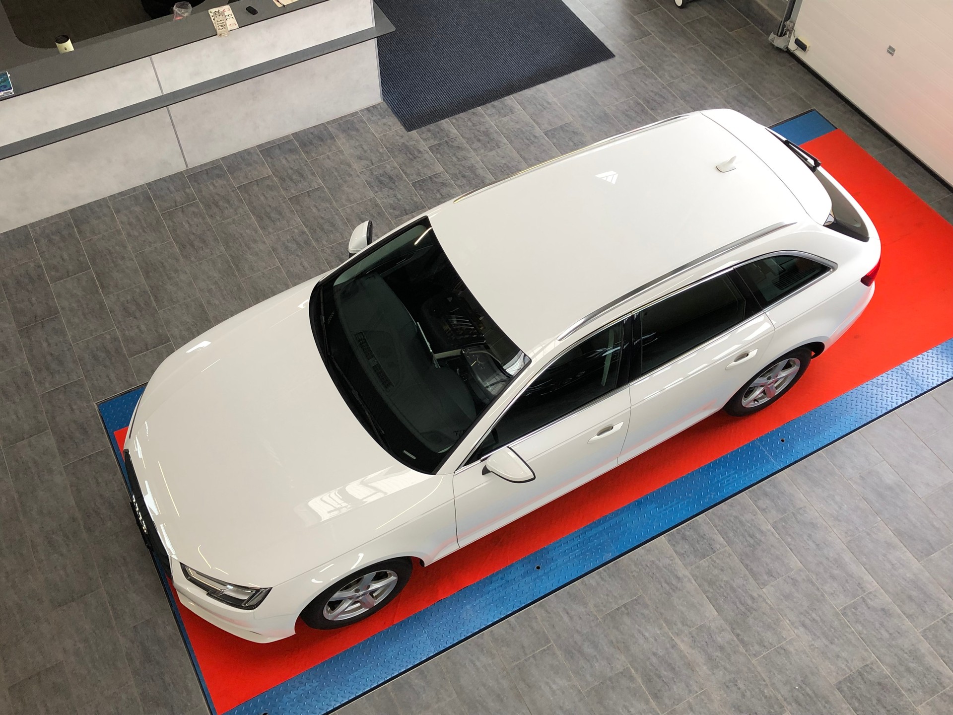 AUDI A4 Avant 2.0 TDI-image-26