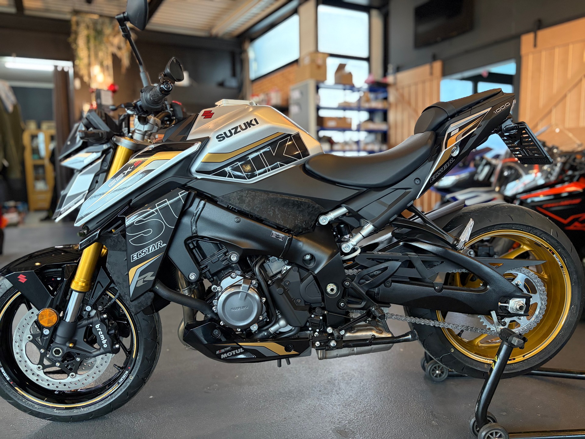 SUZUKI GSX-S 1000-image-4
