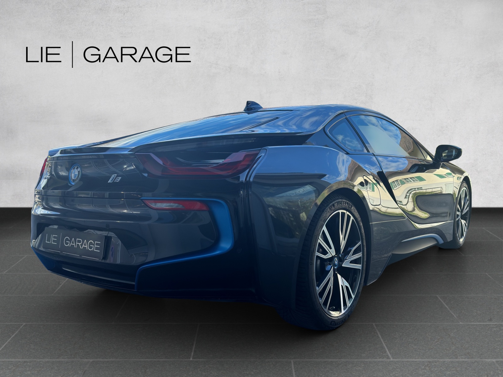 BMW i8 Coupé-showroom-element-2