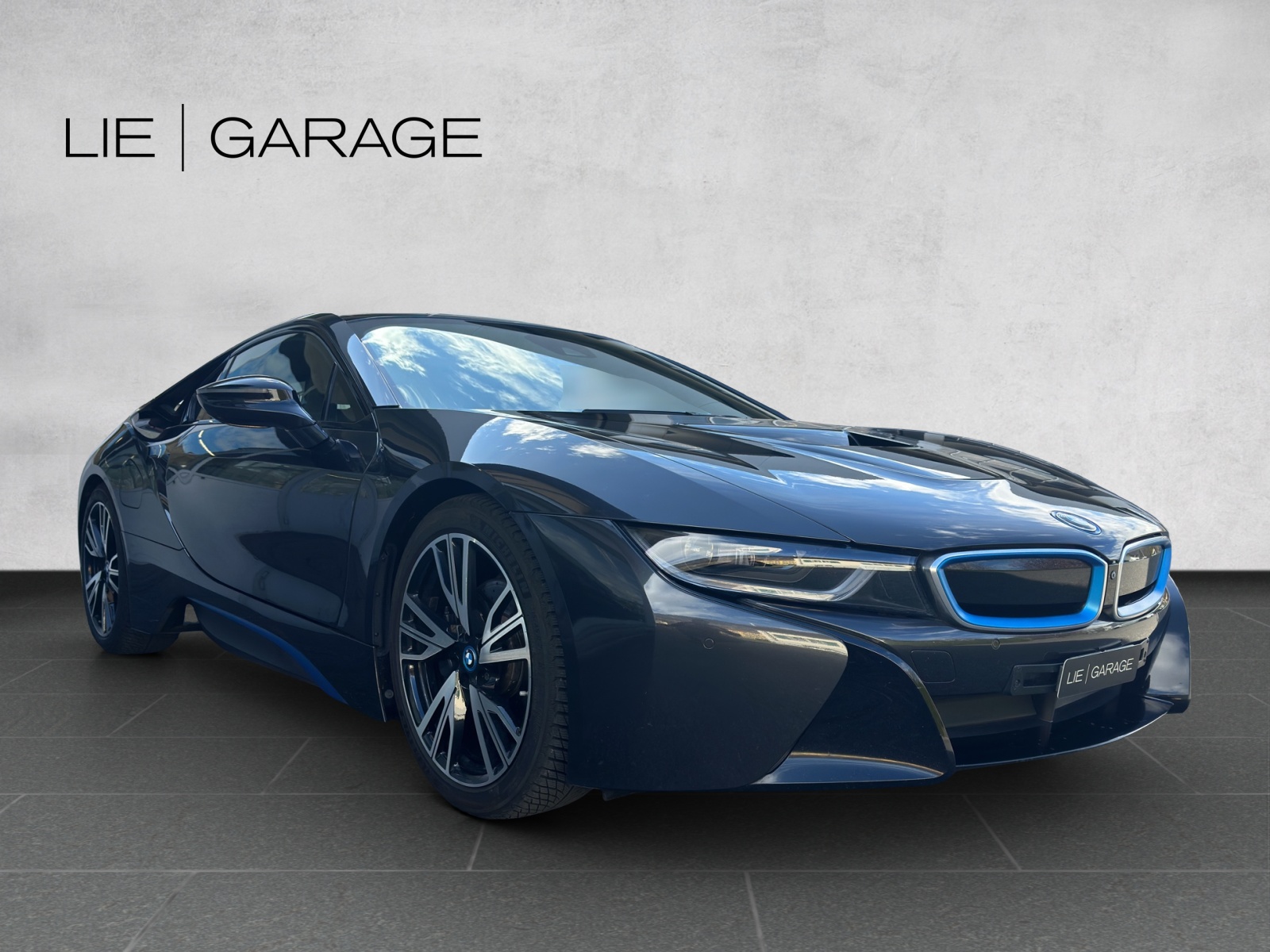 BMW i8 Coupé-showroom-element-3