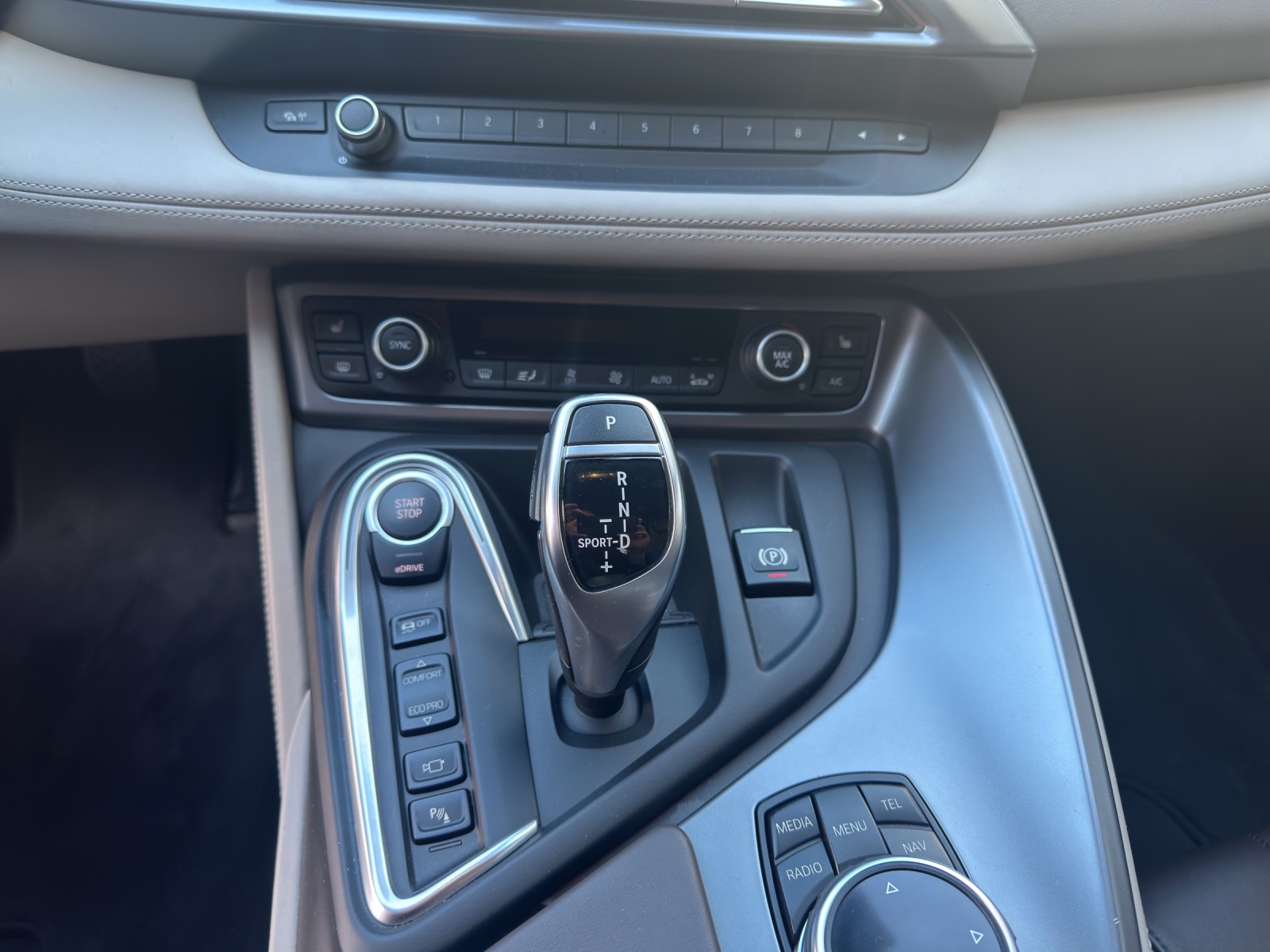 BMW i8 Coupé-image-8