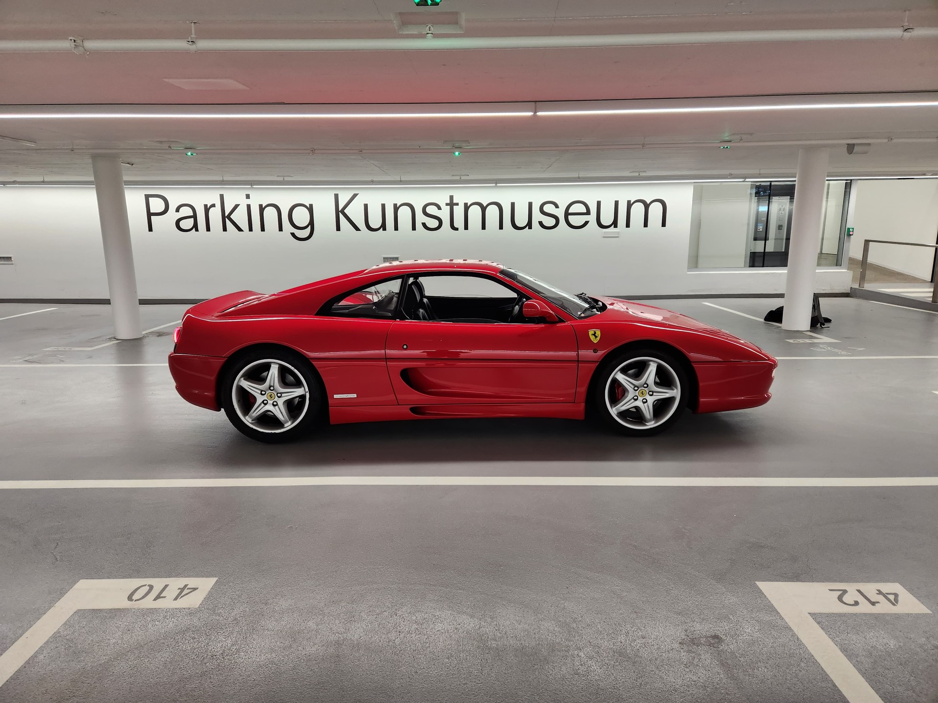FERRARI F355 Berlinetta-image-9