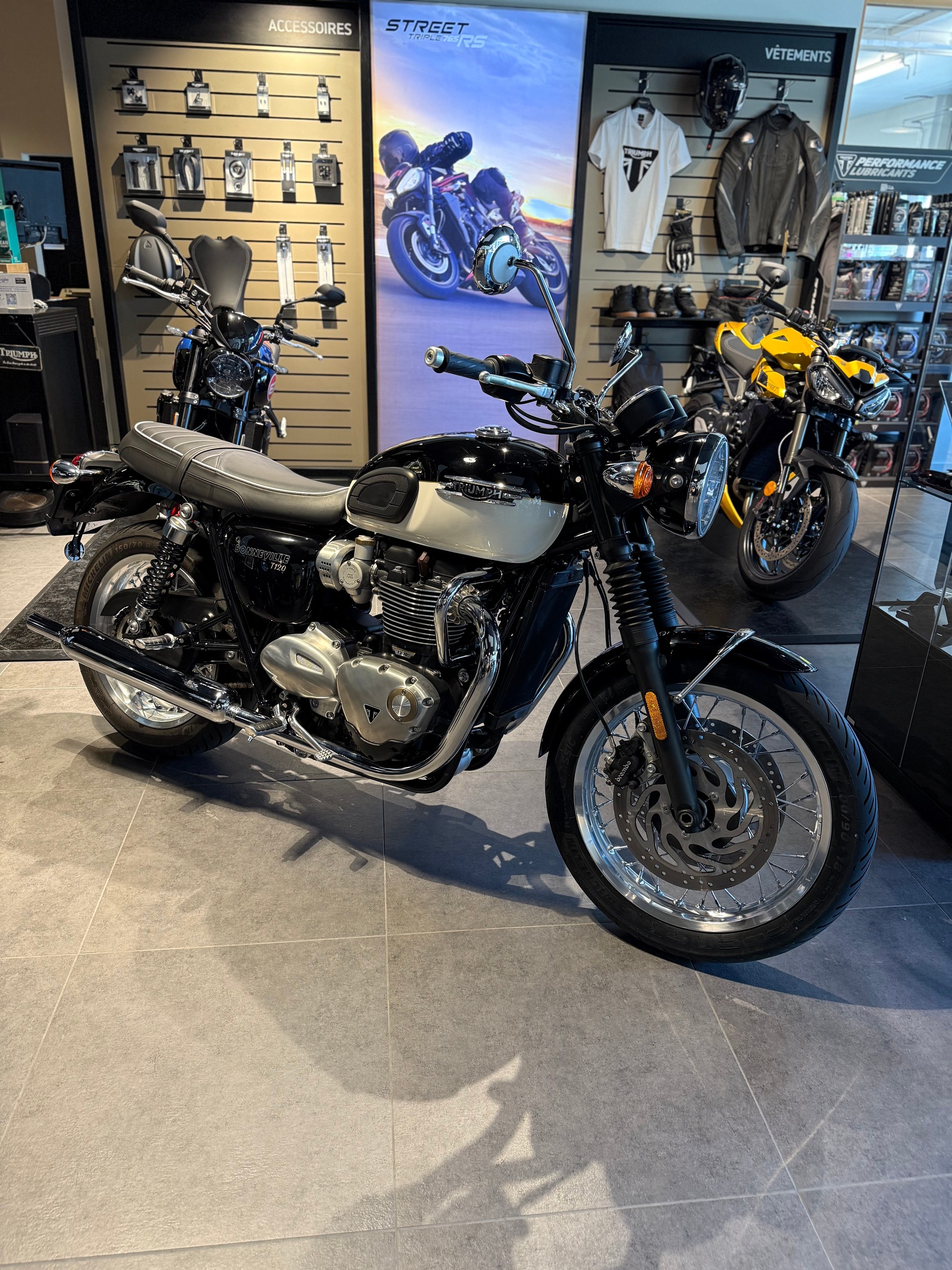 TRIUMPH Bonneville T120-image-3