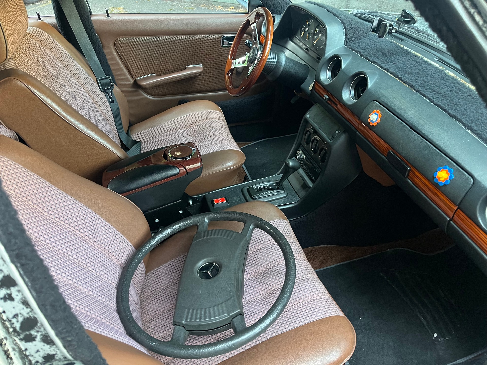 MERCEDES-BENZ 250-image-8