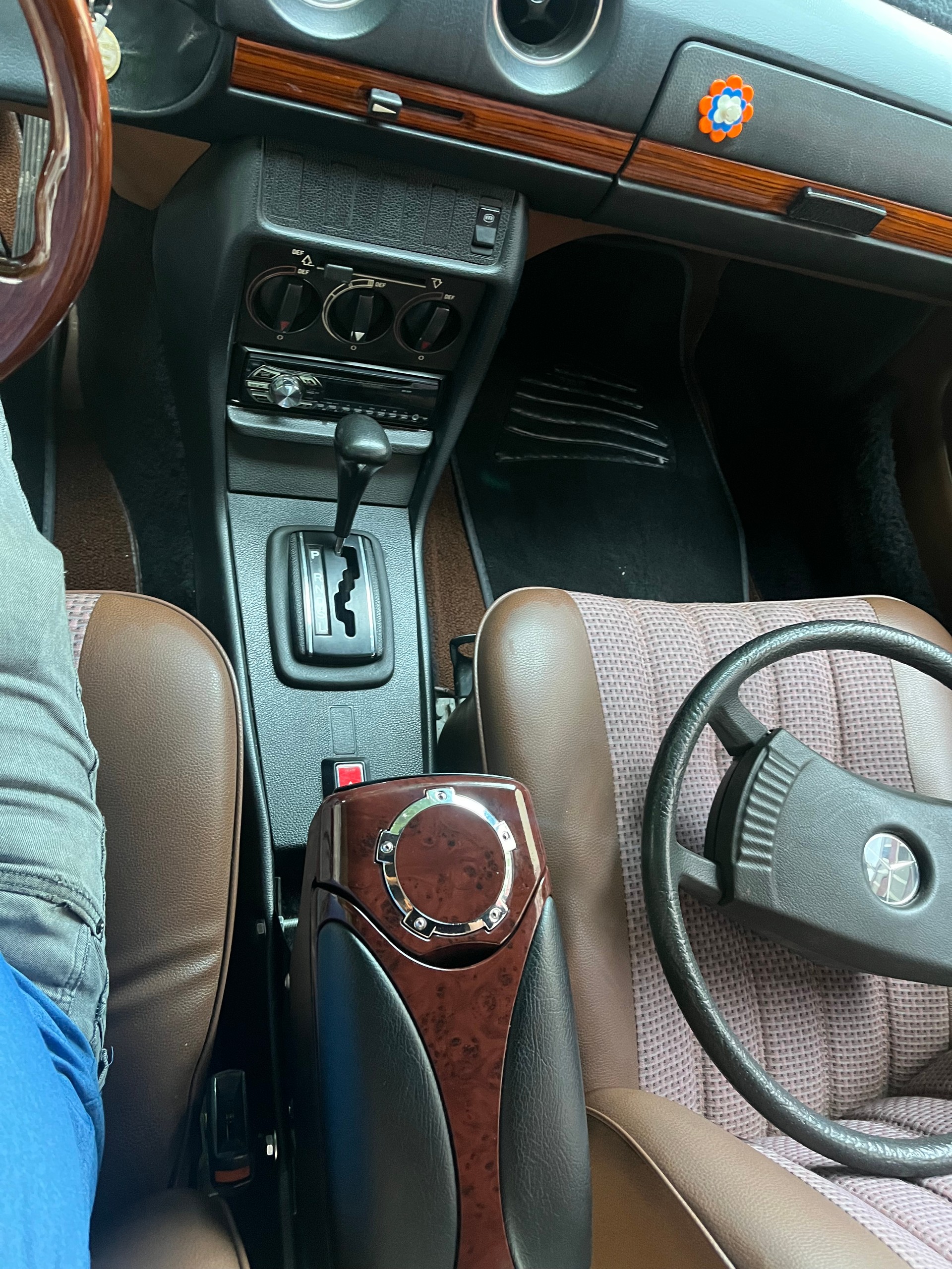 MERCEDES-BENZ 250-image-9