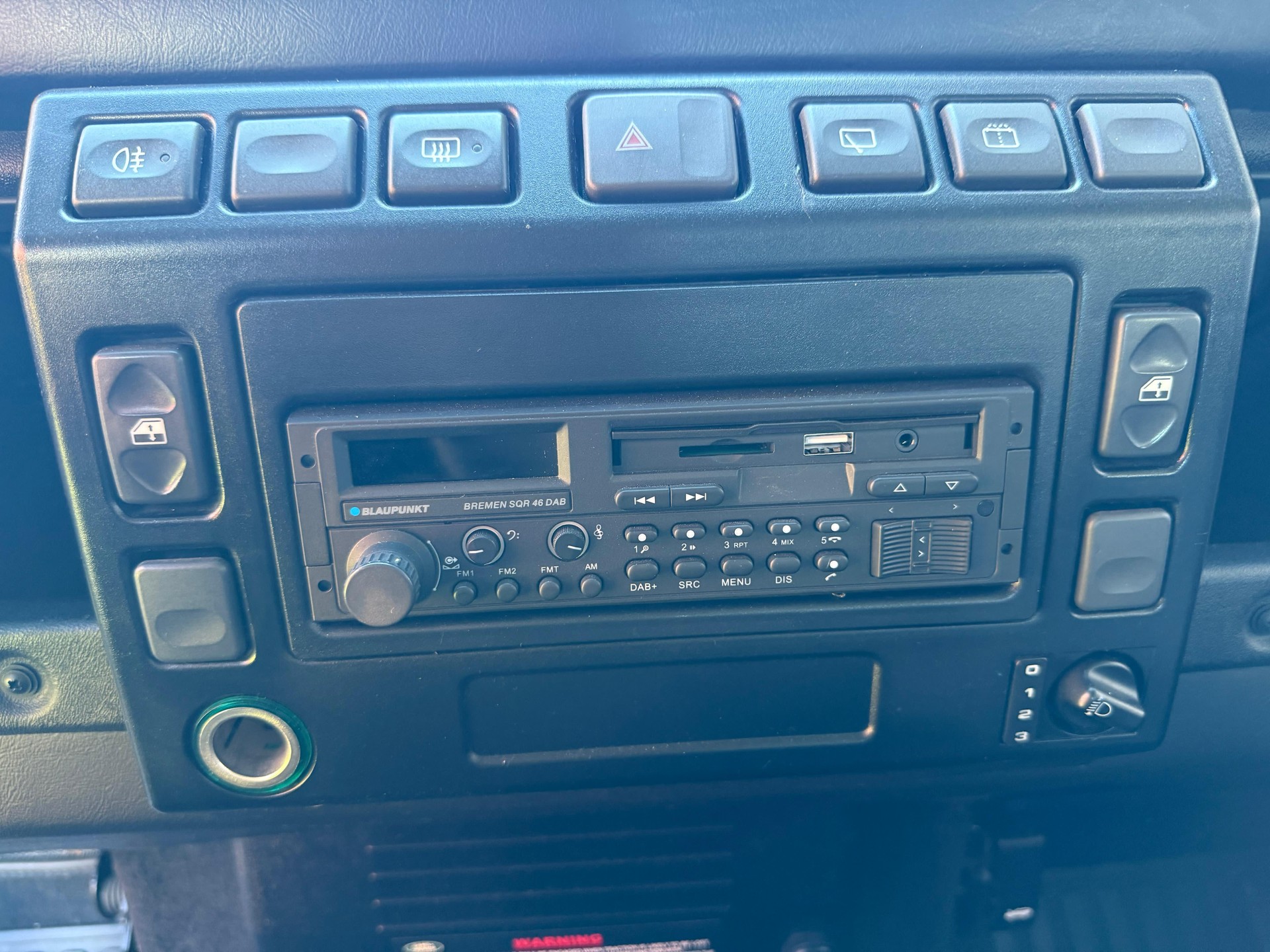 LAND ROVER Defender 110 TD5 bonatti-image-17