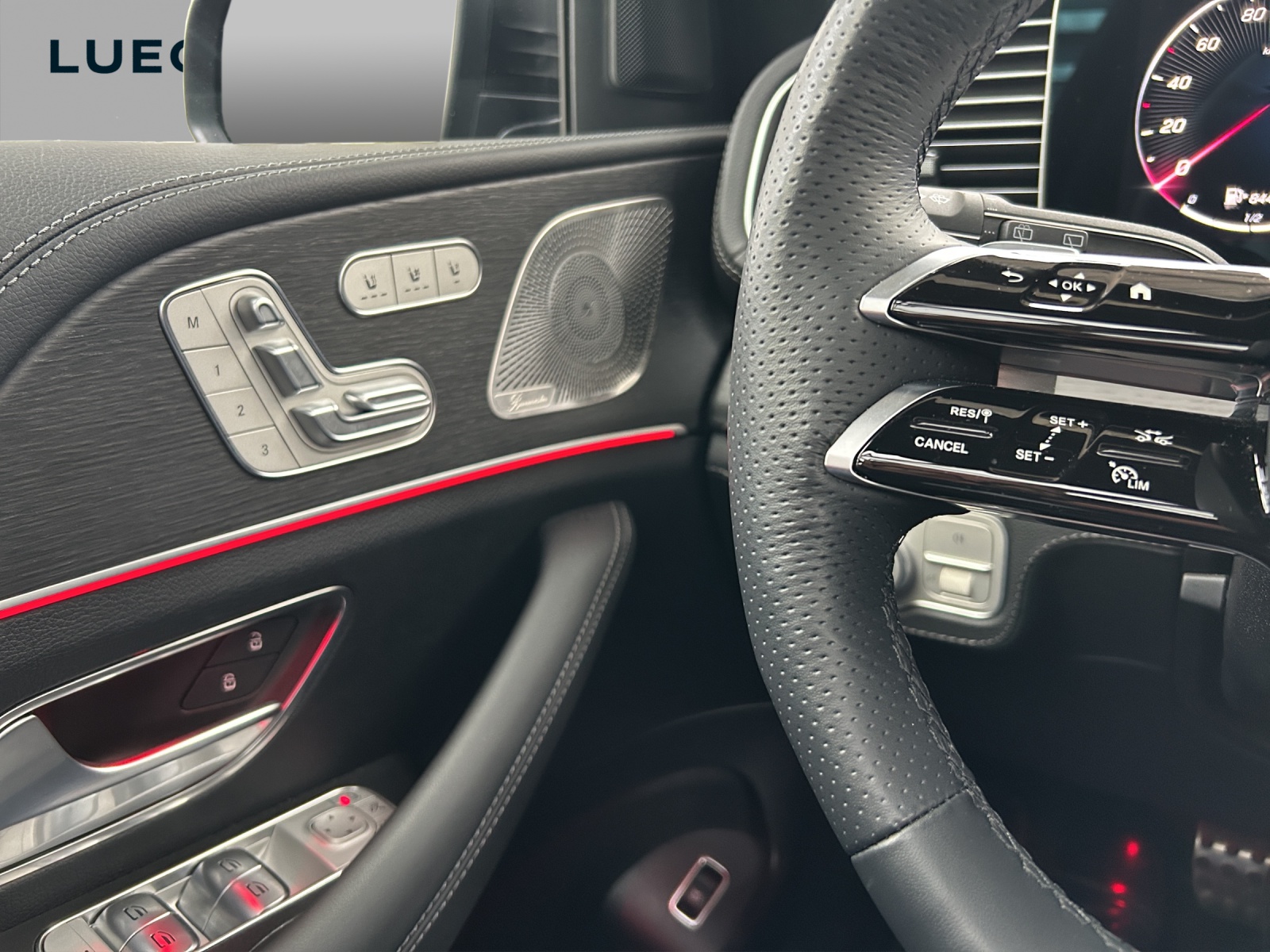 MERCEDES-BENZ GLE 300 d 4Matic 9G-Tronic-image-12