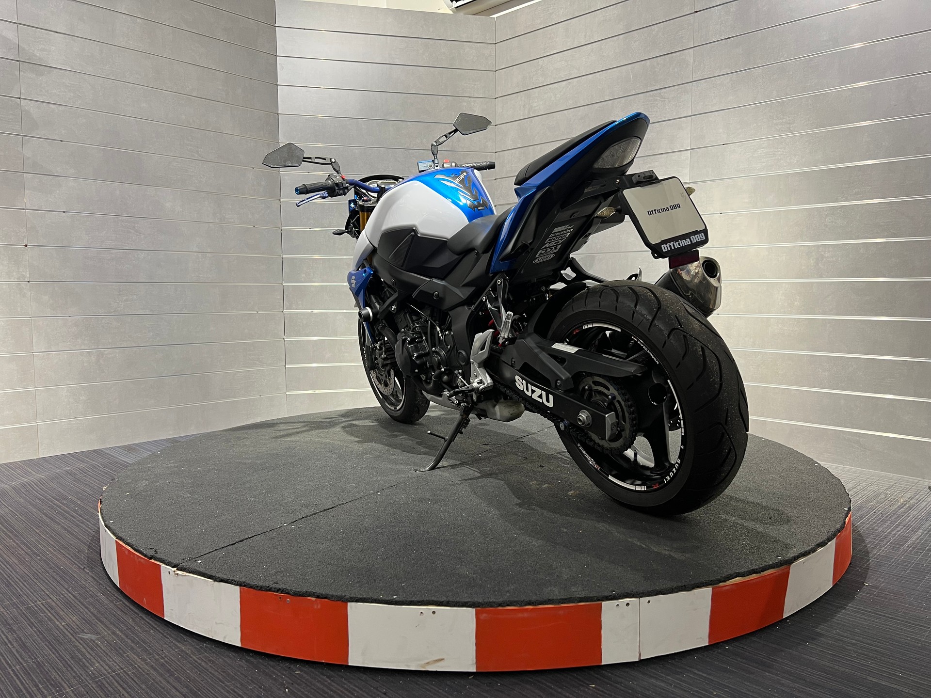 SUZUKI GSR 750 ABS-image-3